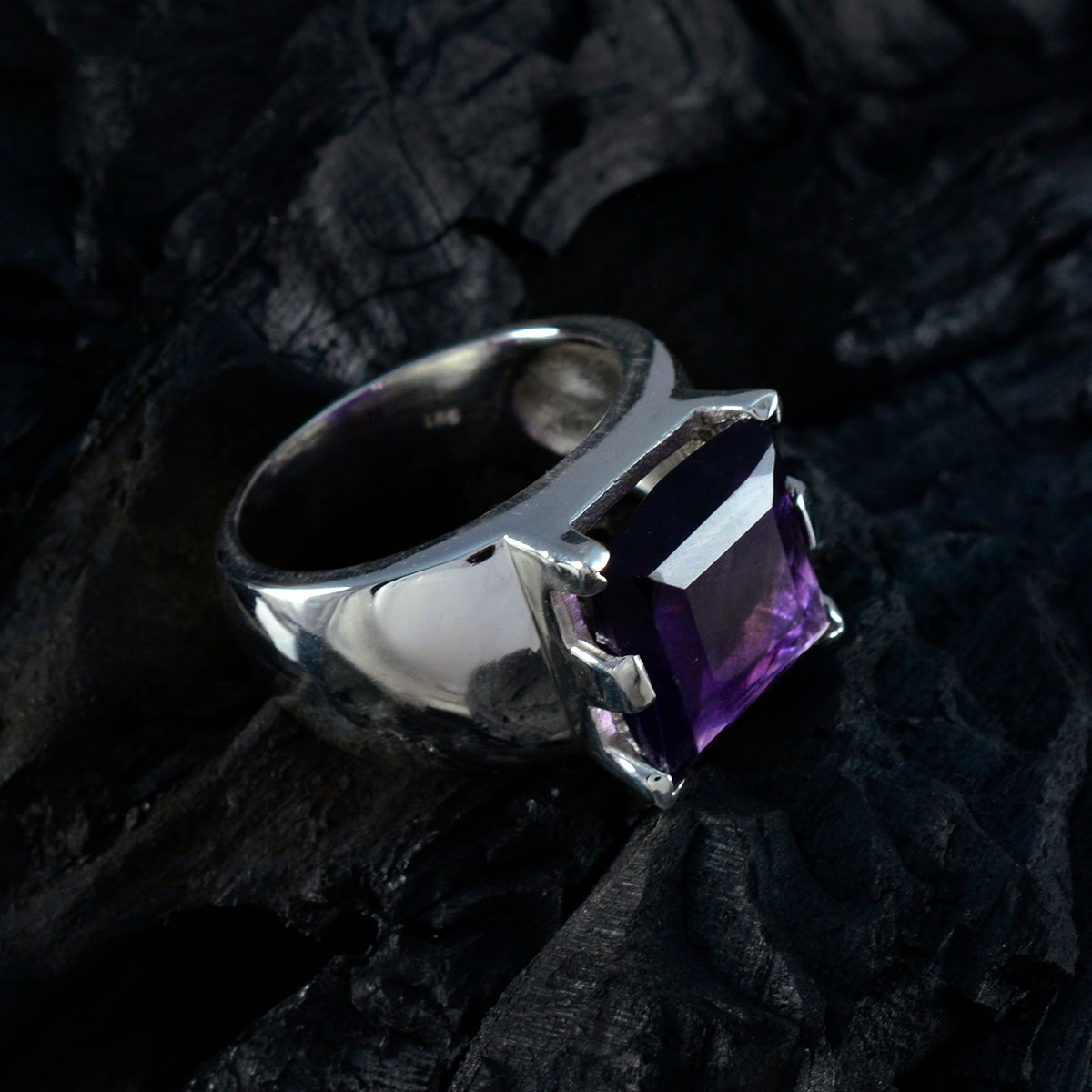 Camilla Retro Purple Solitaire Ring