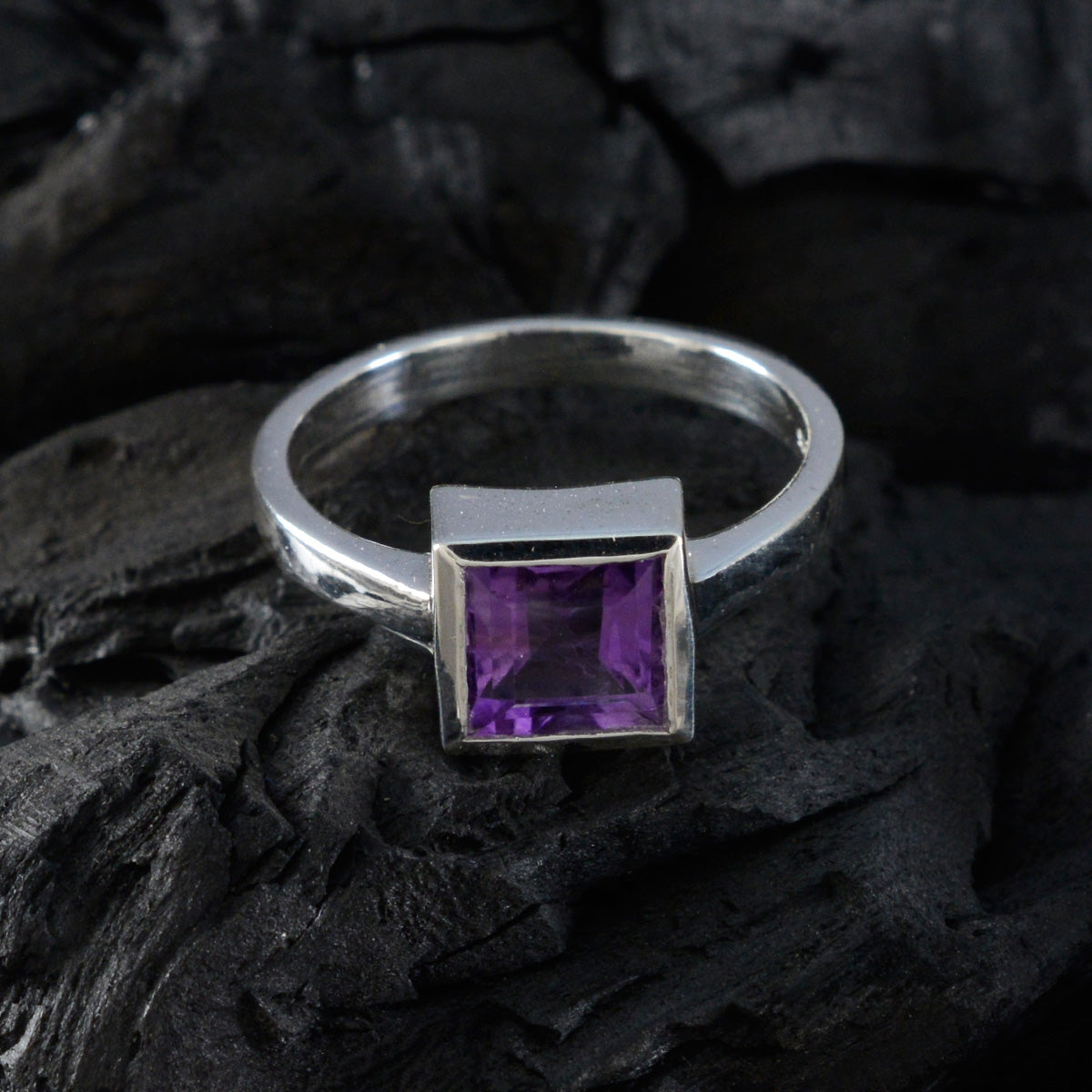 Nisa Boho Purple Solitaire Ring