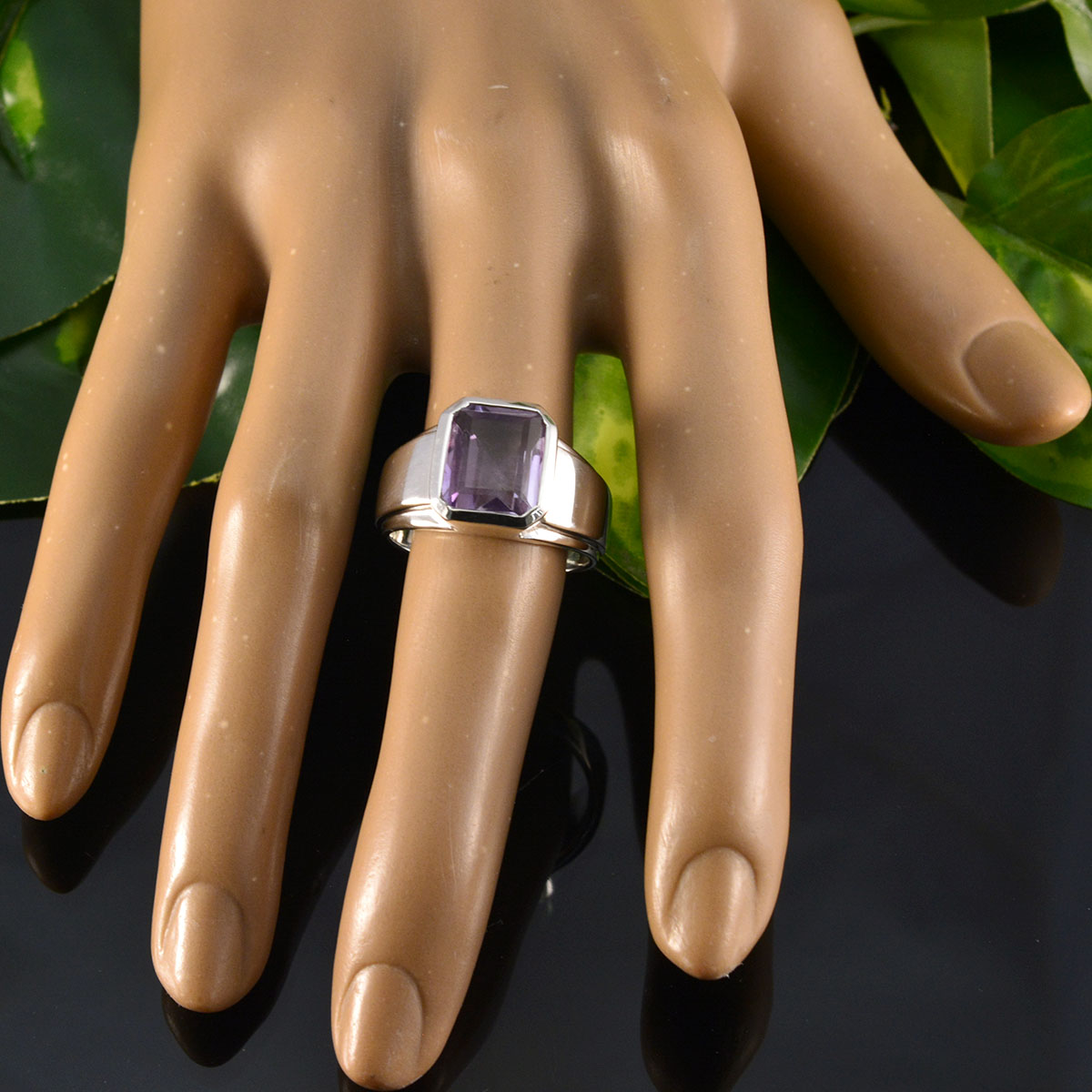 Dewi Abstract Purple Solitaire Ring