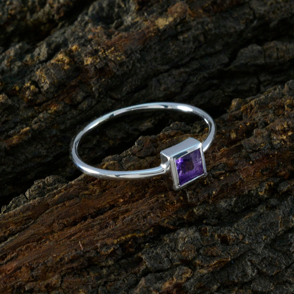 Ella Fairytale Purple Solitaire Ring
