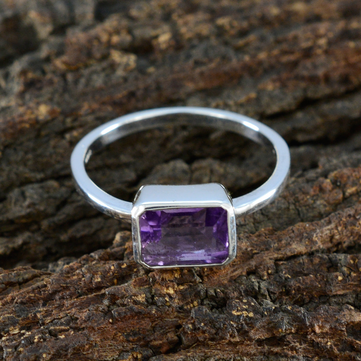 Araya Fairytale Purple Solitaire Ring