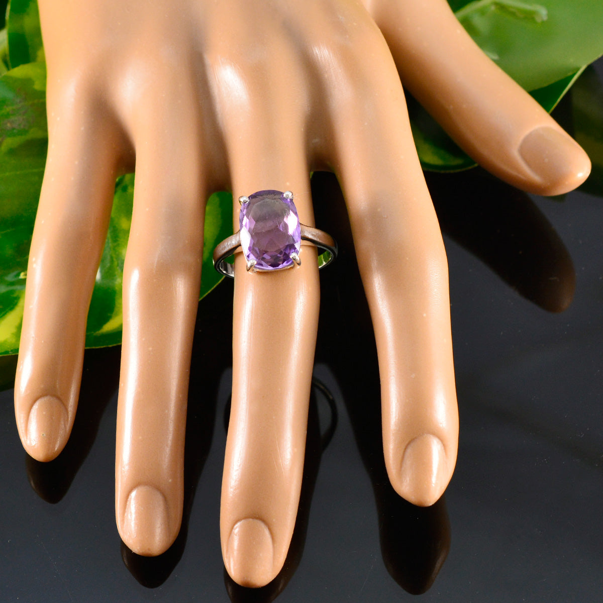 Putri Love Purple Solitaire Ring
