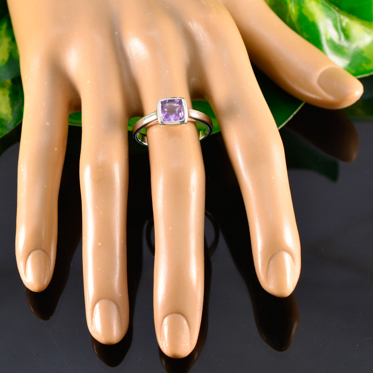 Siti Romantic Purple Solitaire Ring
