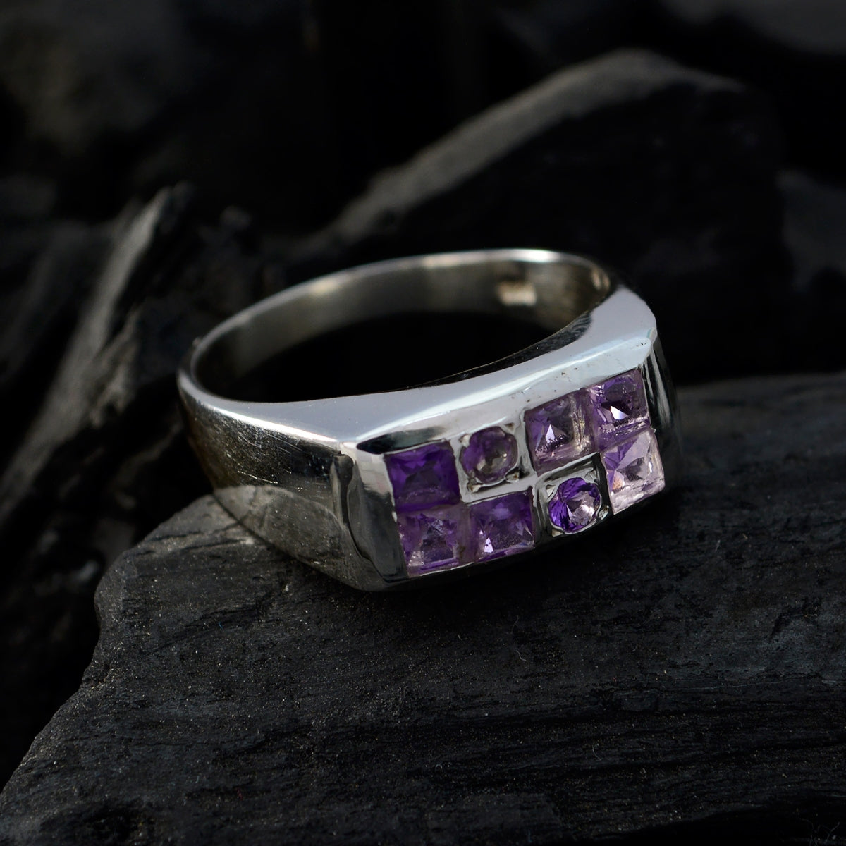 Pauline Romantic Purple octa Ring