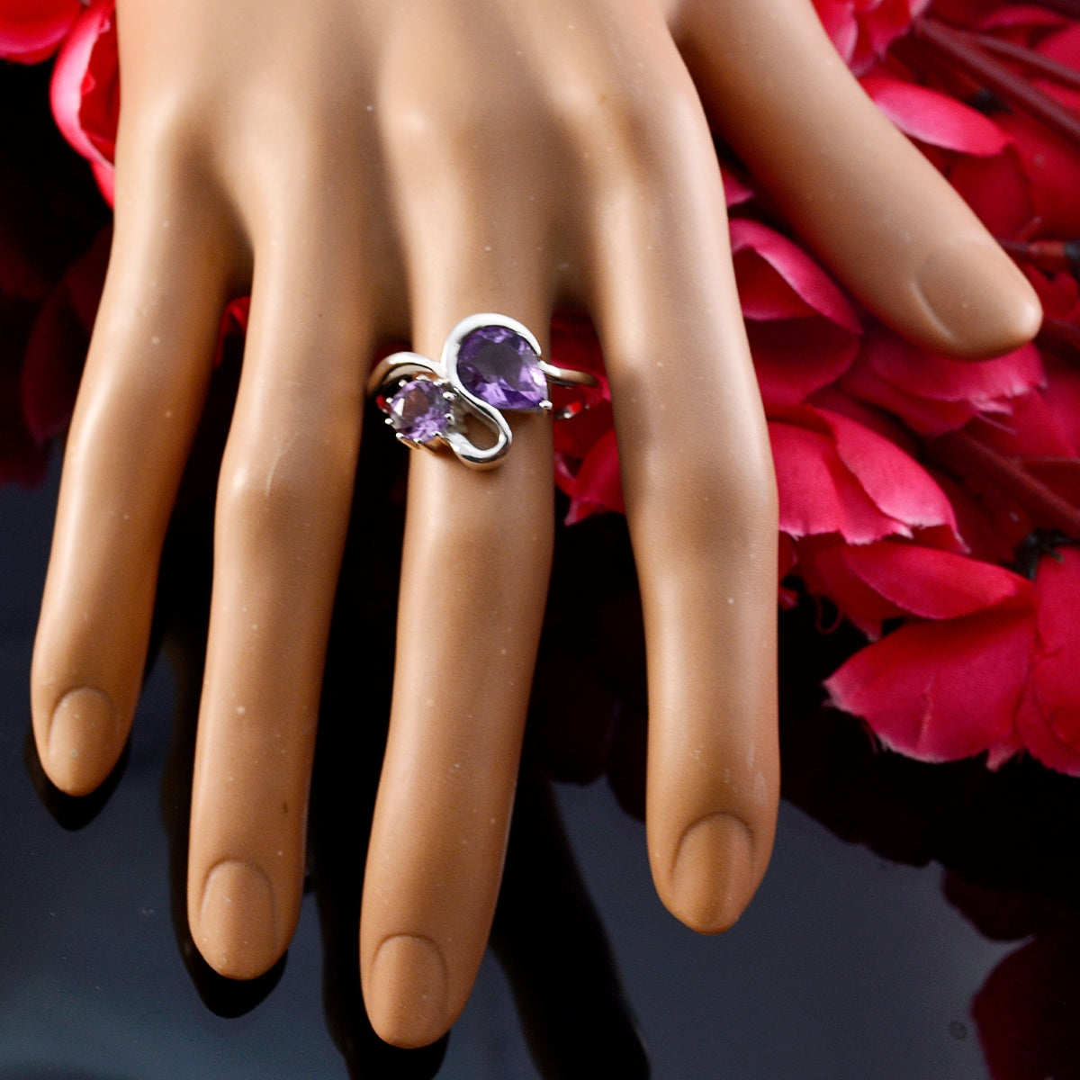 Ananya Graceful Purple Toi et Moi Ring