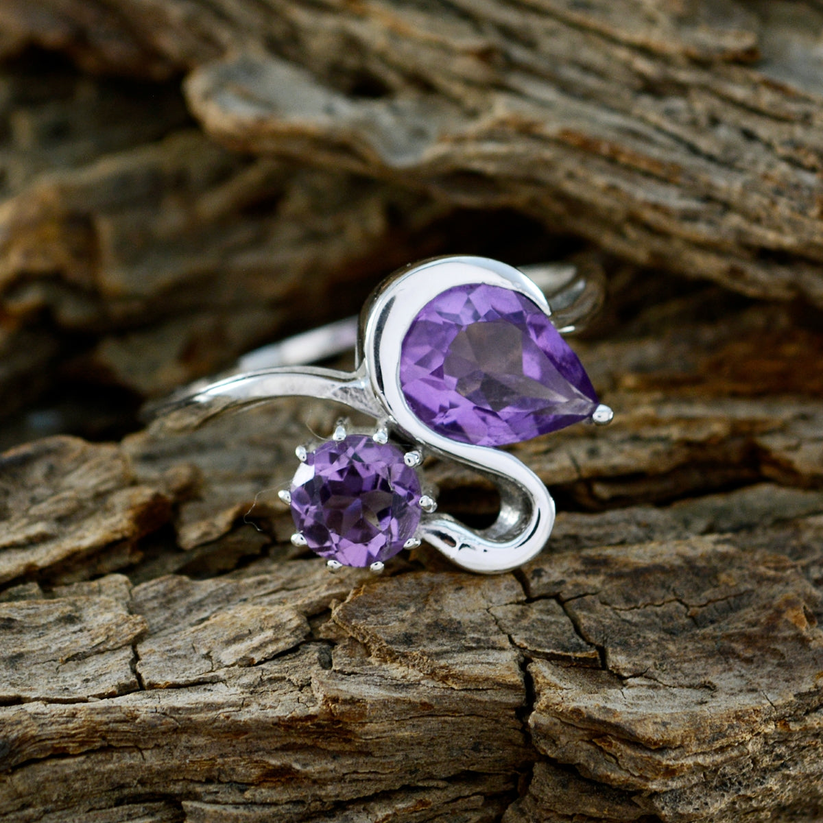 Ananya Graceful Purple Toi et Moi Ring
