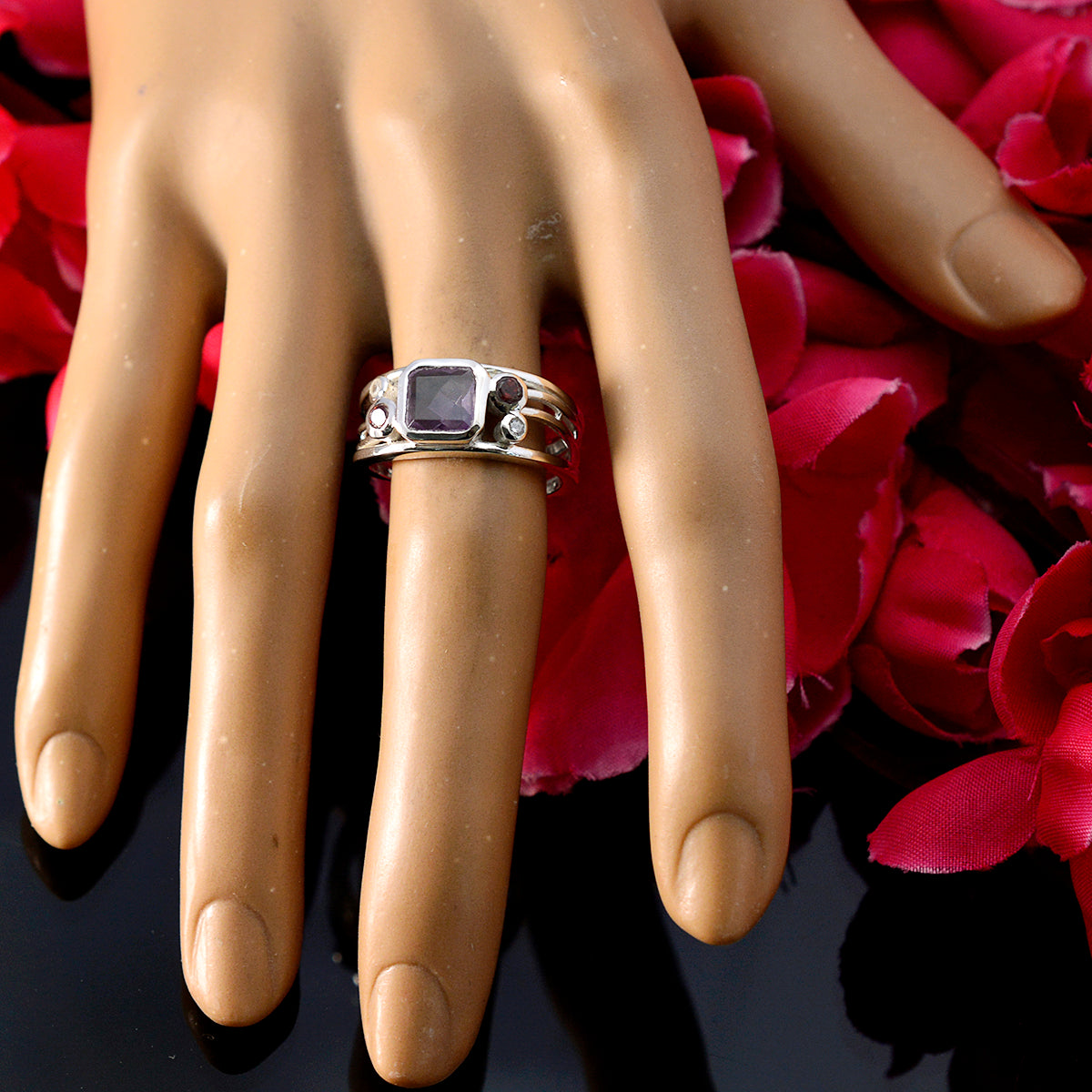 Araya Modern Purple Penta Ring