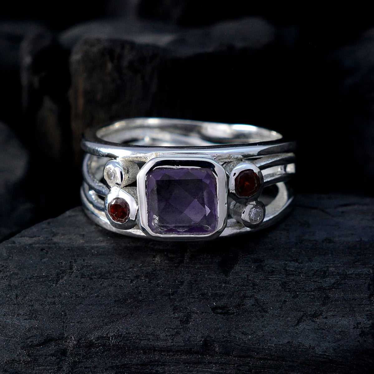 Araya Modern Purple Penta Ring