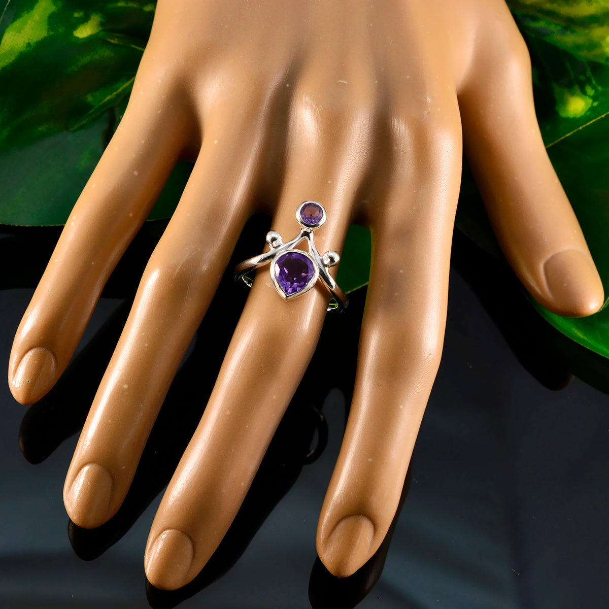 Renata Trendy Purple Toi et Moi Ring