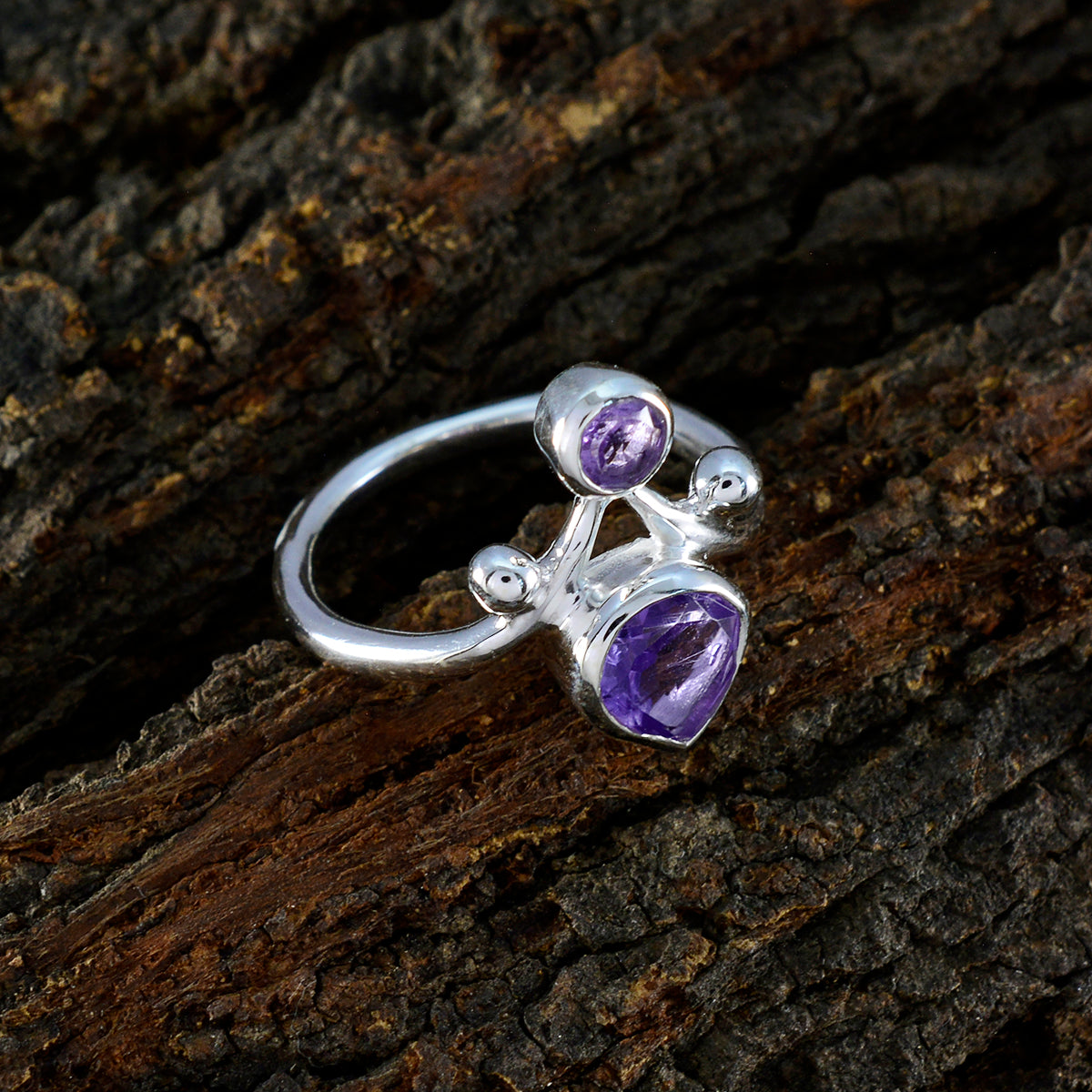 Renata Trendy Purple Toi et Moi Ring