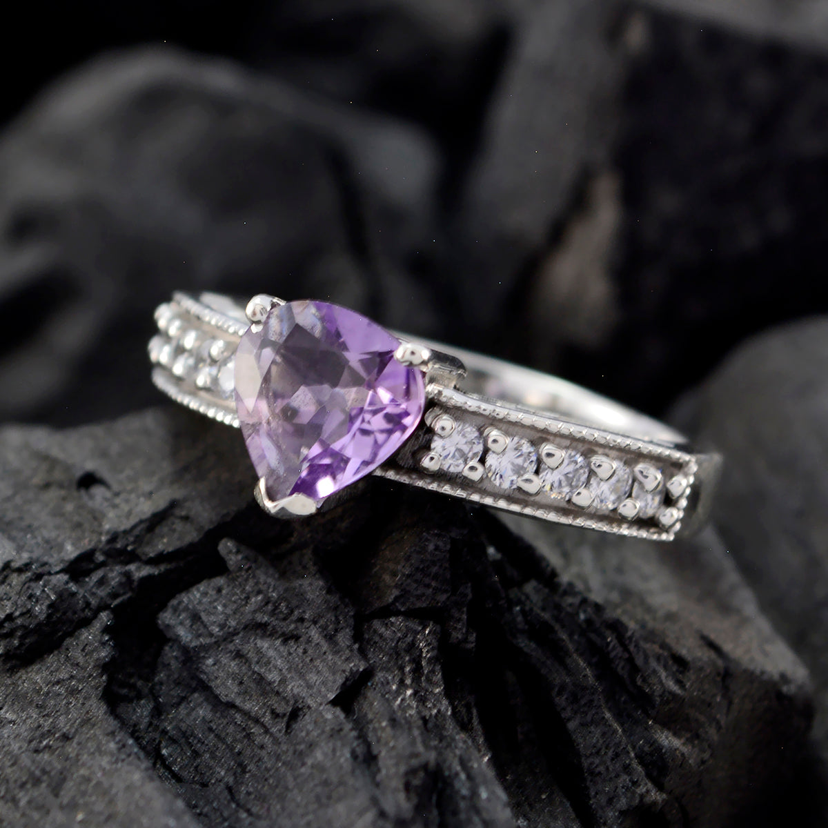 Ida Fairytale Purple Halo Ring