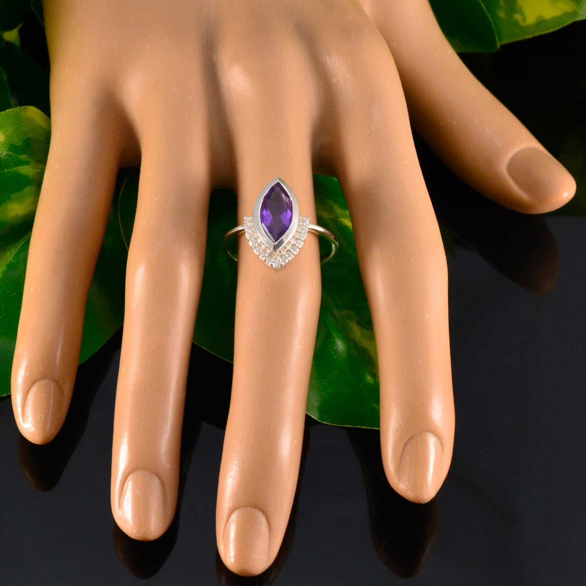Putri Fairytale Purple Halo Ring