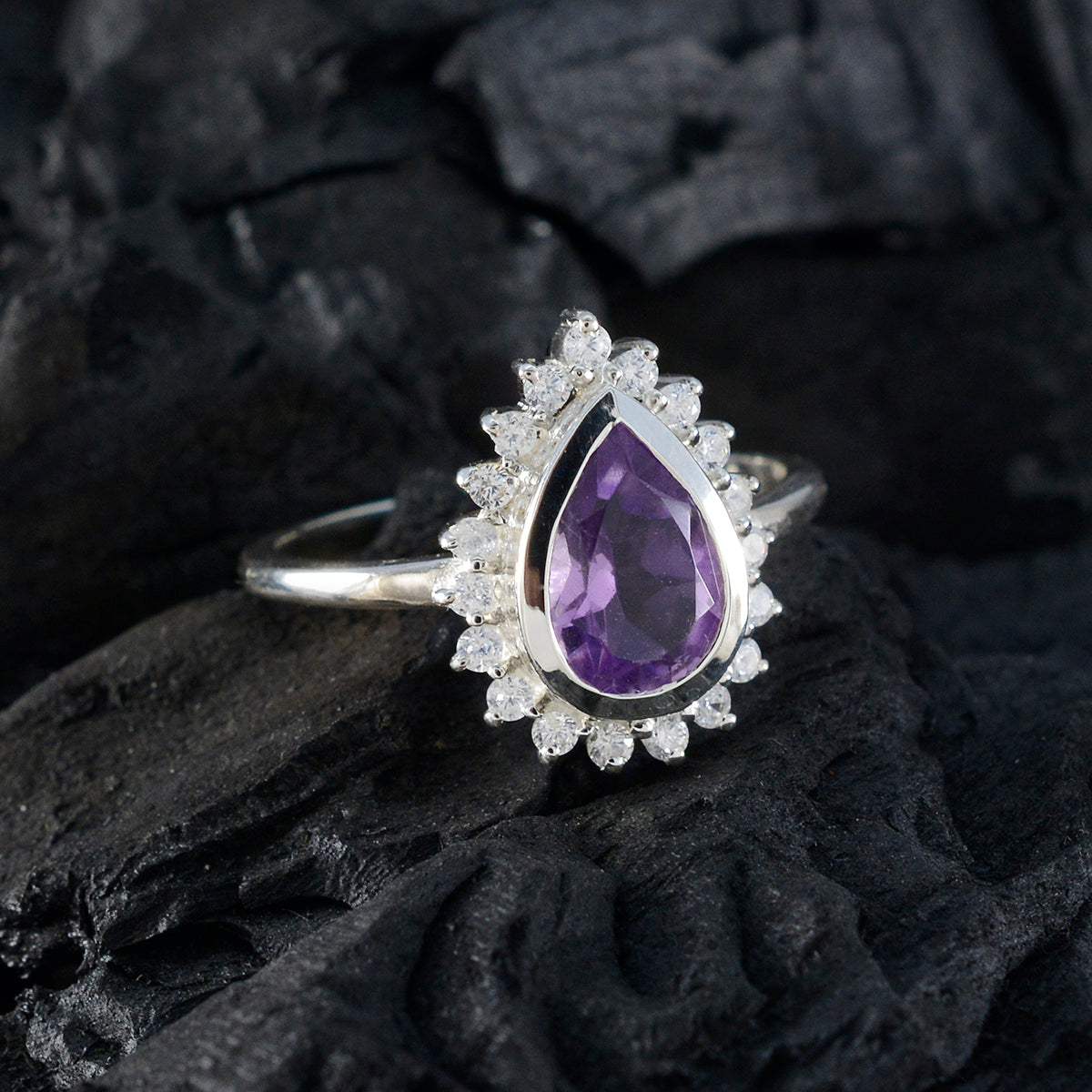 Mia Glamorous Purple Halo Ring