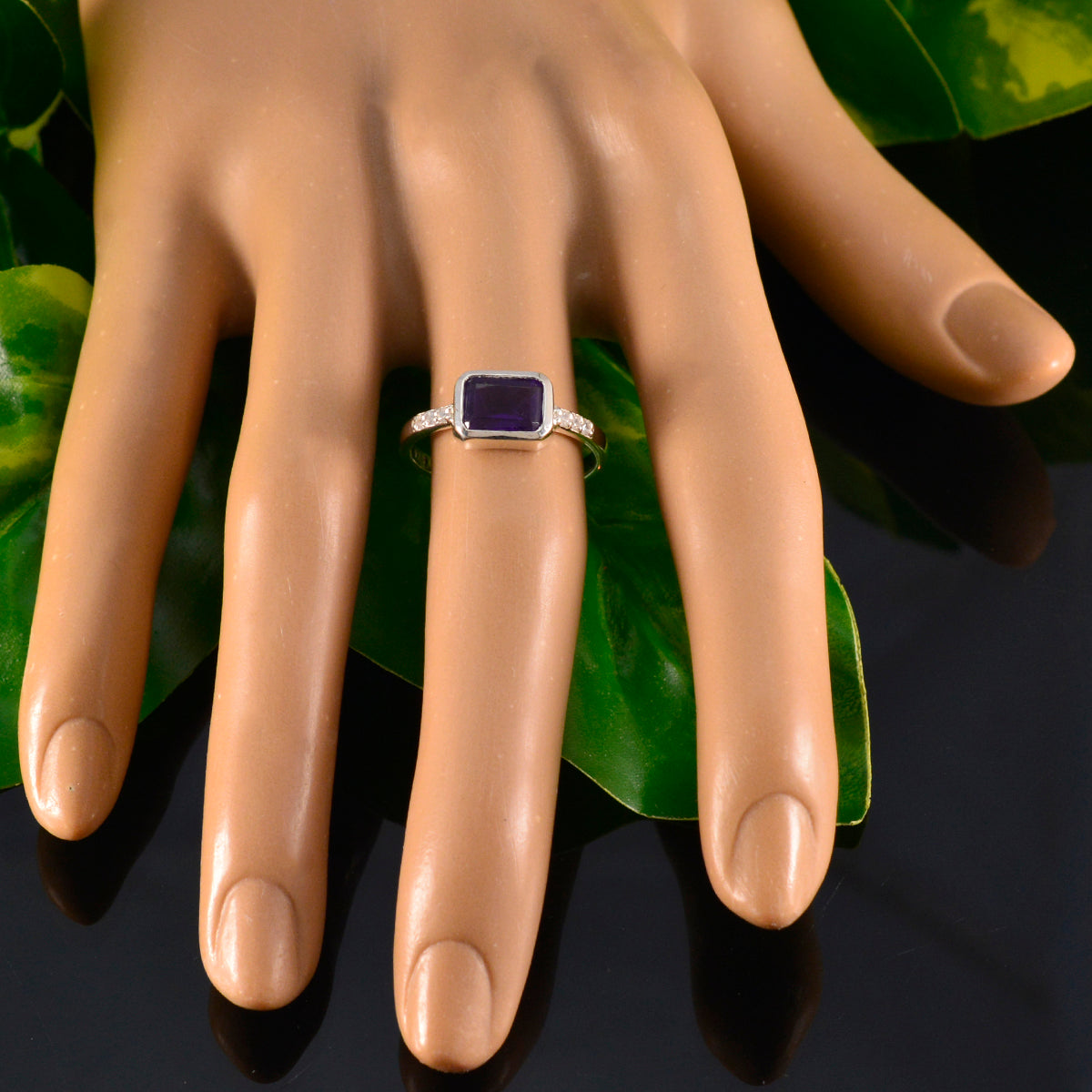 Pauline Trendy Purple Halo Ring