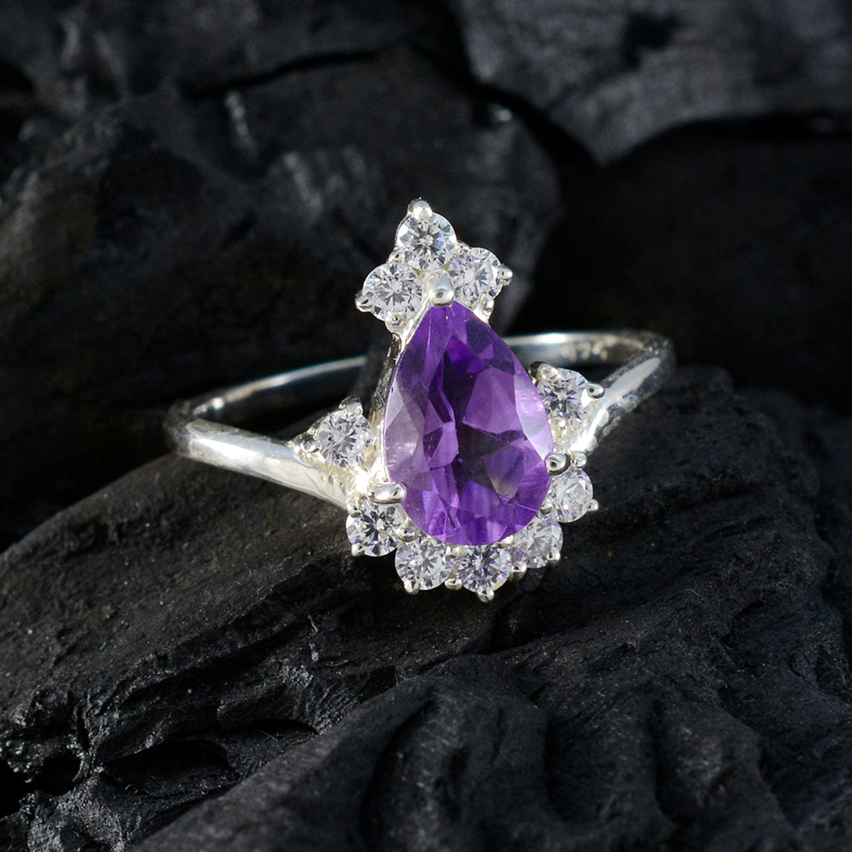 Xiu Fairytale Purple Halo Ring