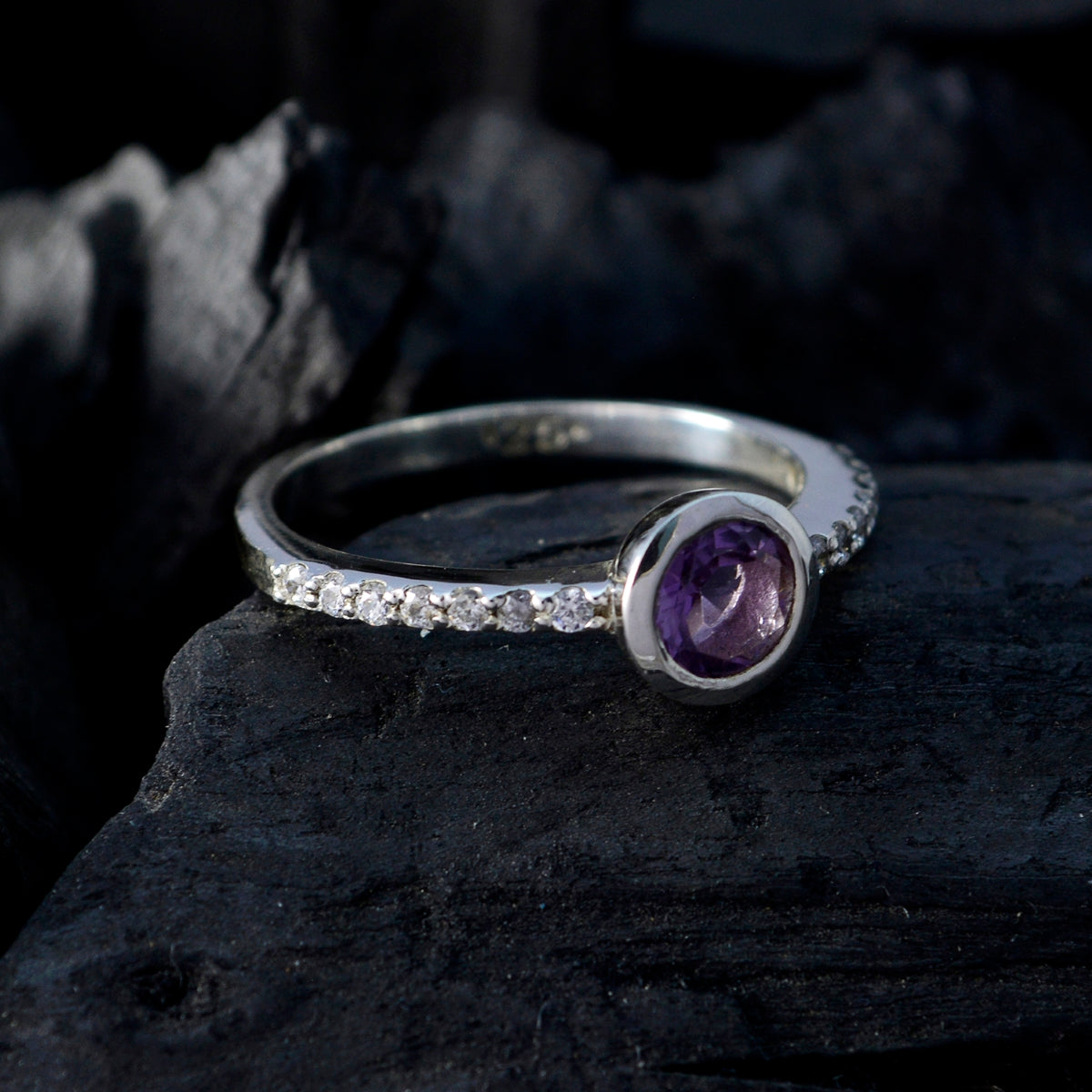 Naomi Glamorous Purple Halo Ring