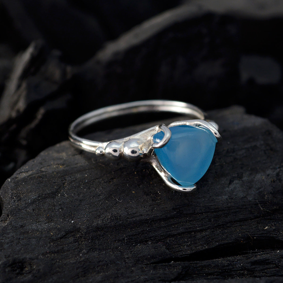 Clara Rope-Wire Blue Solitaire Ring