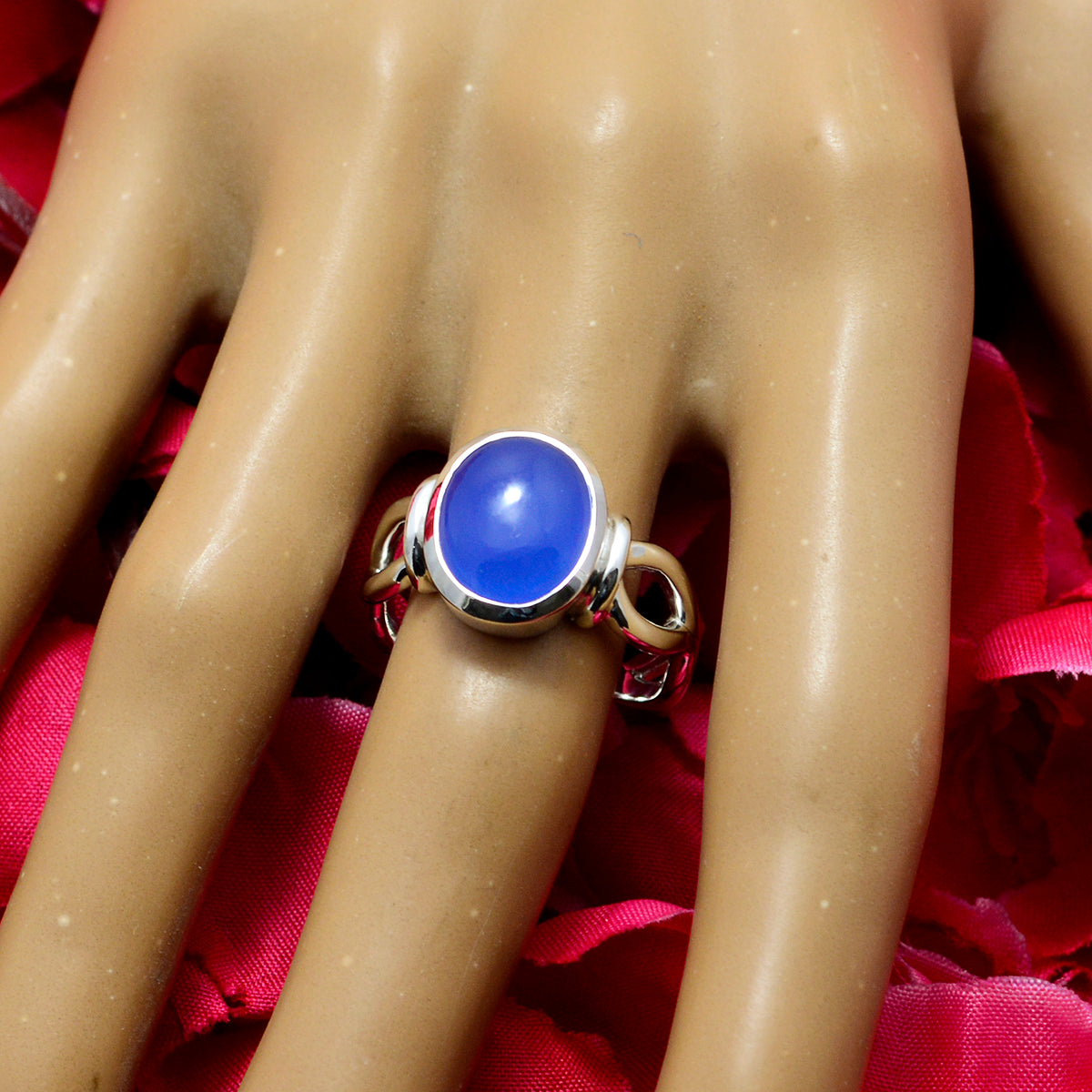 Aaliyah Graceful Blue Solitaire Ring
