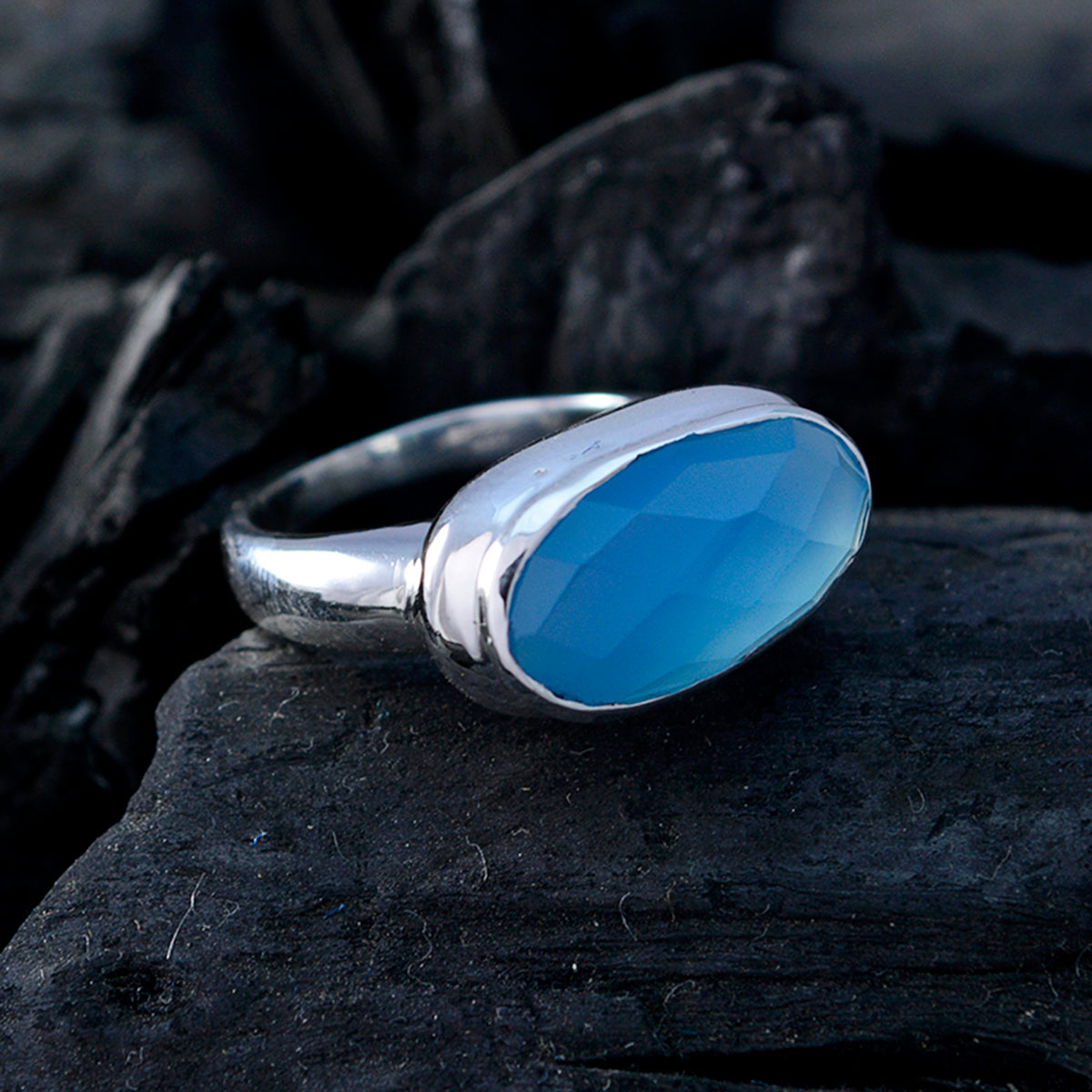 Addison Luxurious Blue Solitaire Ring