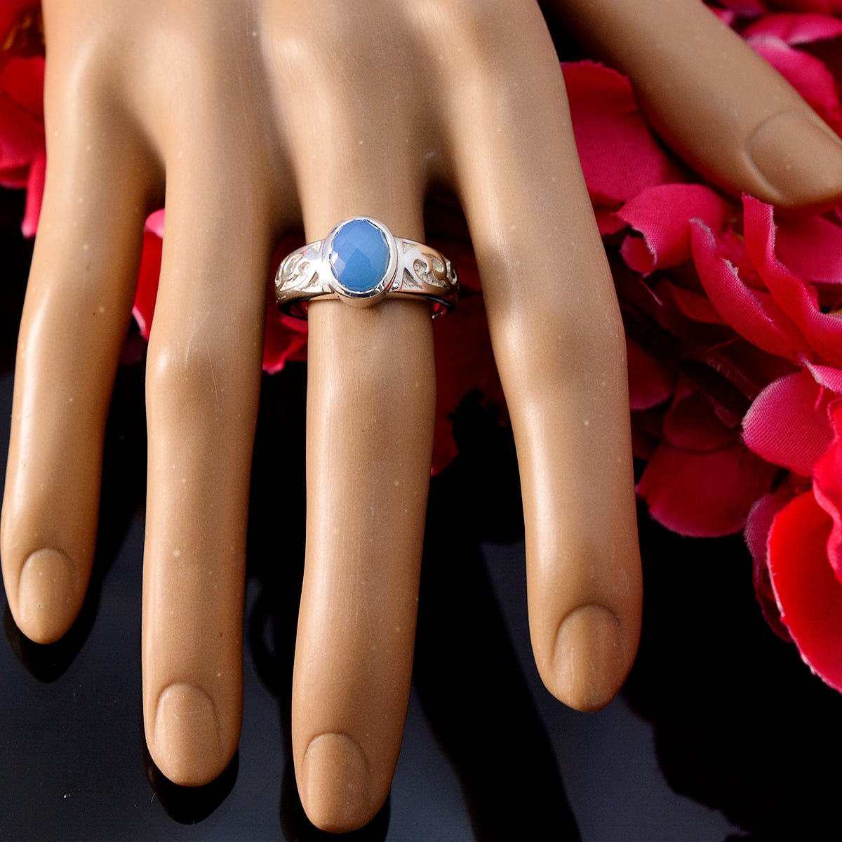 Stella Rope-Wire Blue Solitaire Ring