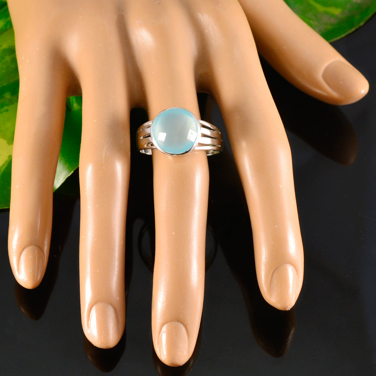 Ángeles Romantic Blue Solitaire Ring