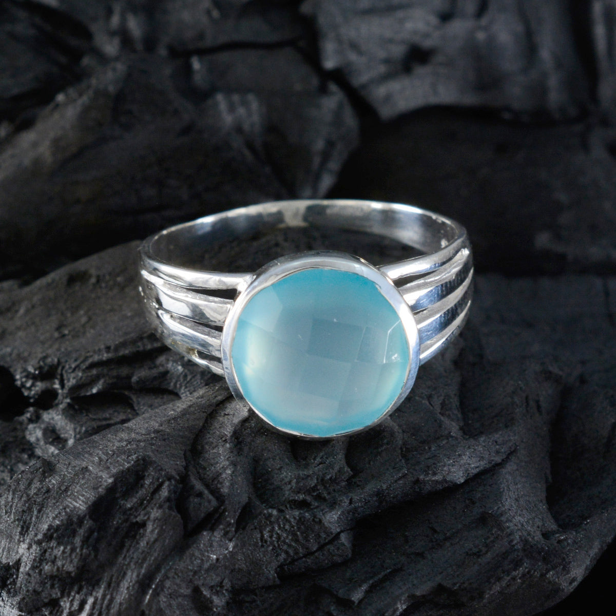 Ángeles Romantic Blue Solitaire Ring