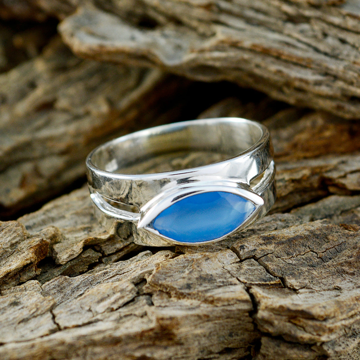 Anna Trendy Blue Solitaire Ring