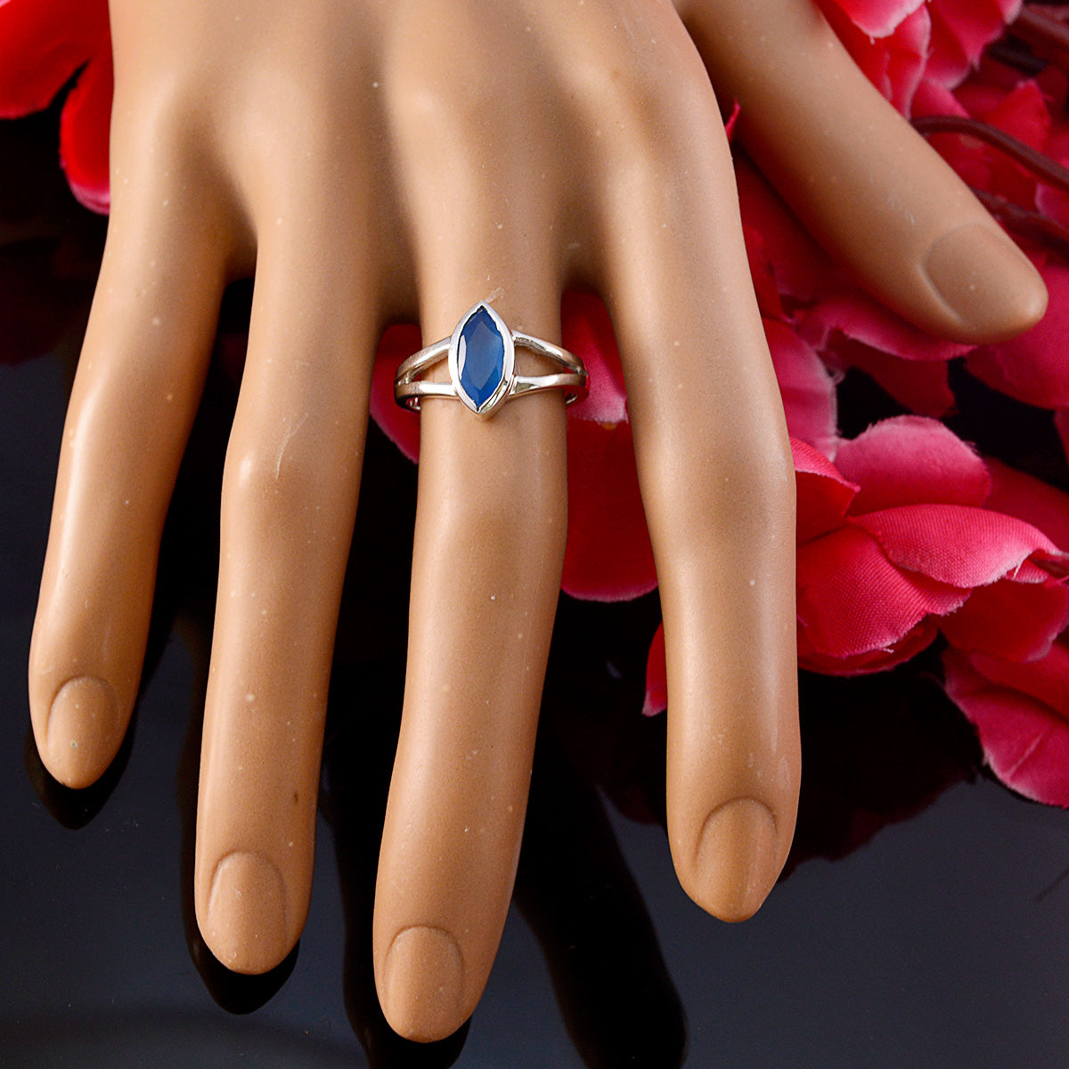 Nari Geometric Blue Solitaire Ring