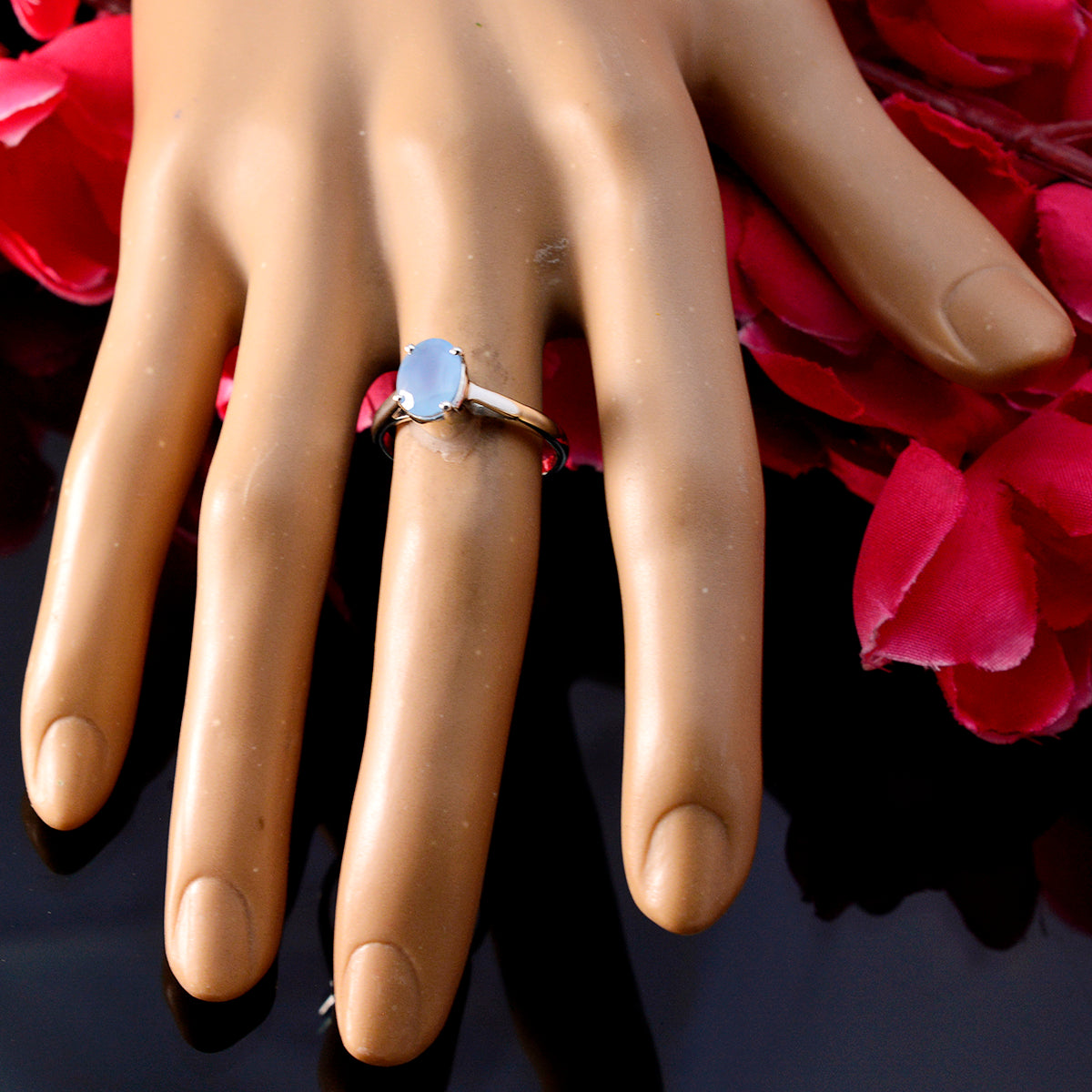 Min-seo Feminine Blue Solitaire Ring