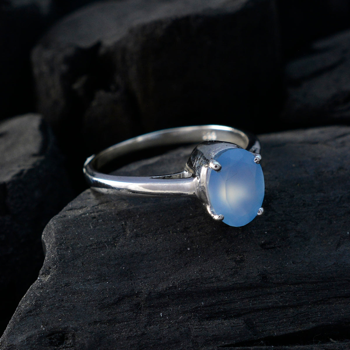 Min-seo Feminine Blue Solitaire Ring