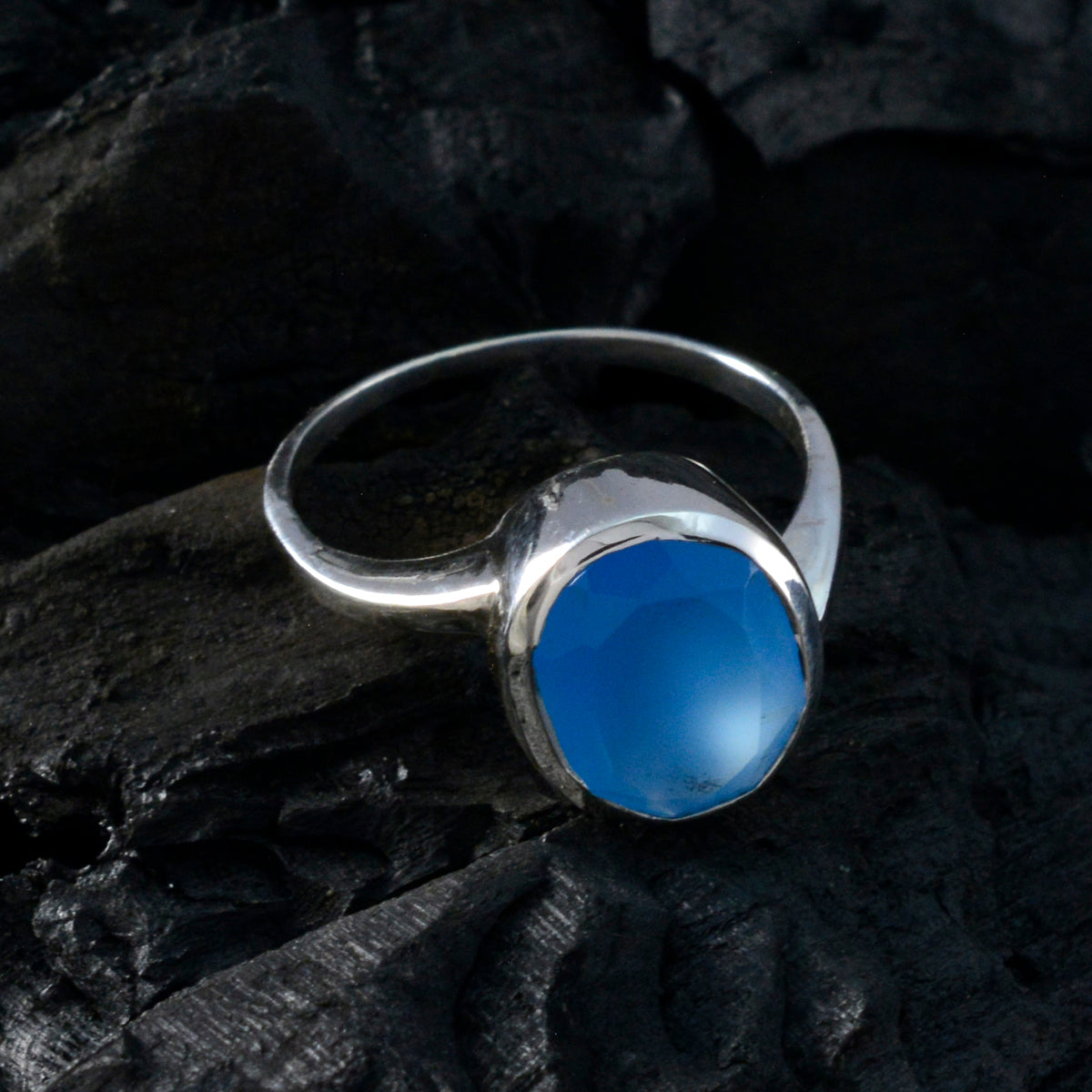 Xiu Contemporary Blue Solitaire Ring