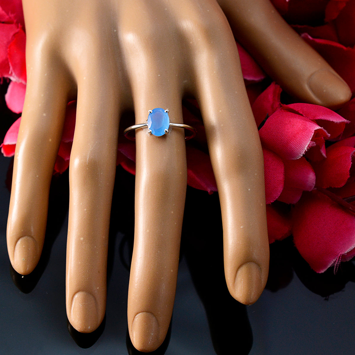 Jia Feminine Blue Solitaire Ring