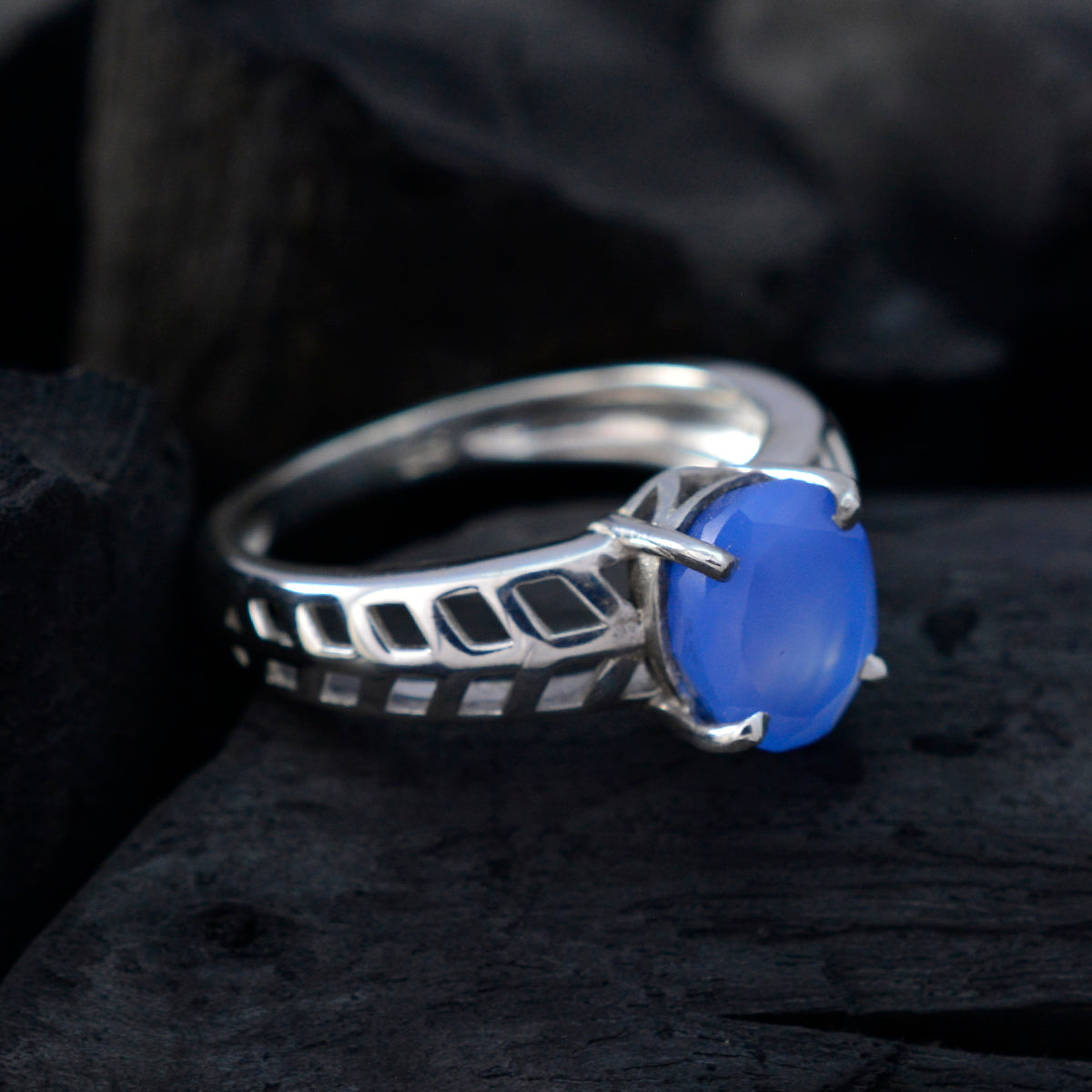 Putri Contemporary Blue Solitaire Ring