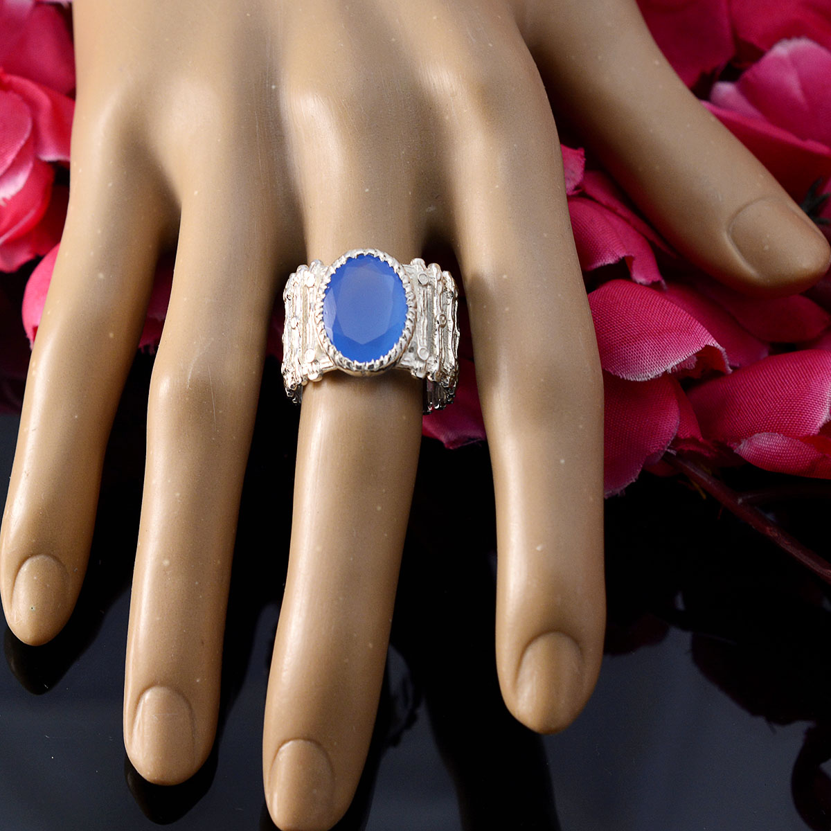 Antonia Armor Blue Solitaire Band