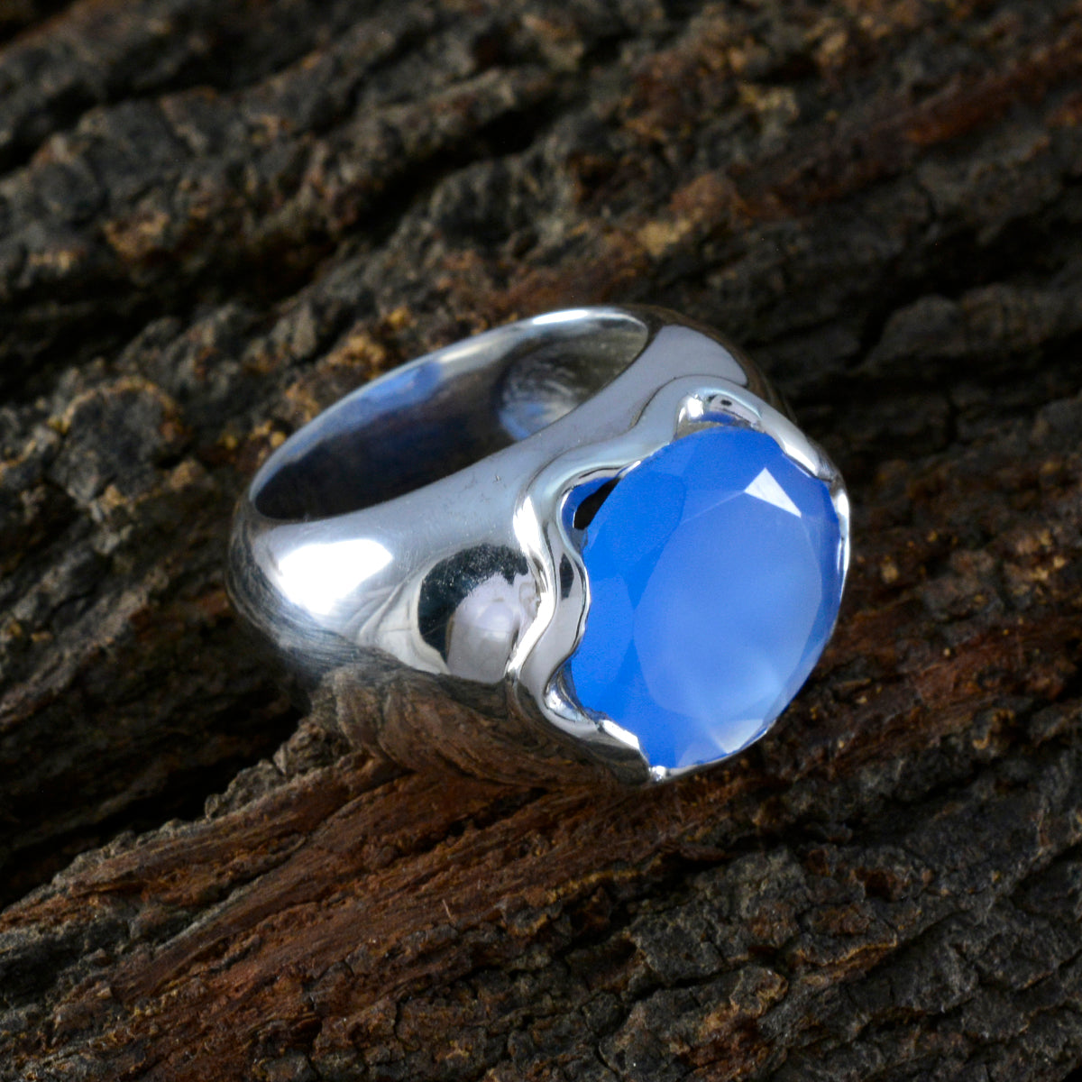 Chloe Romantic Blue Solitaire Ring