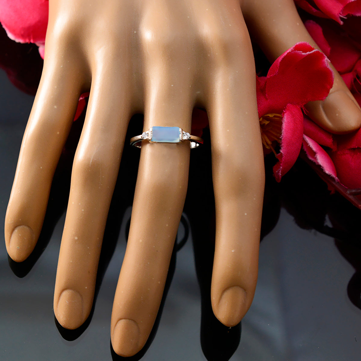 Natcha Feminine Blue Halo Ring