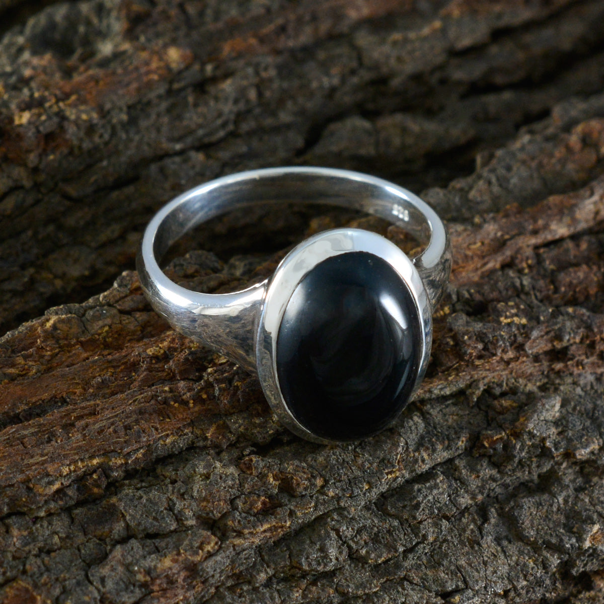 Kennedy Trendy Black Solitaire Ring