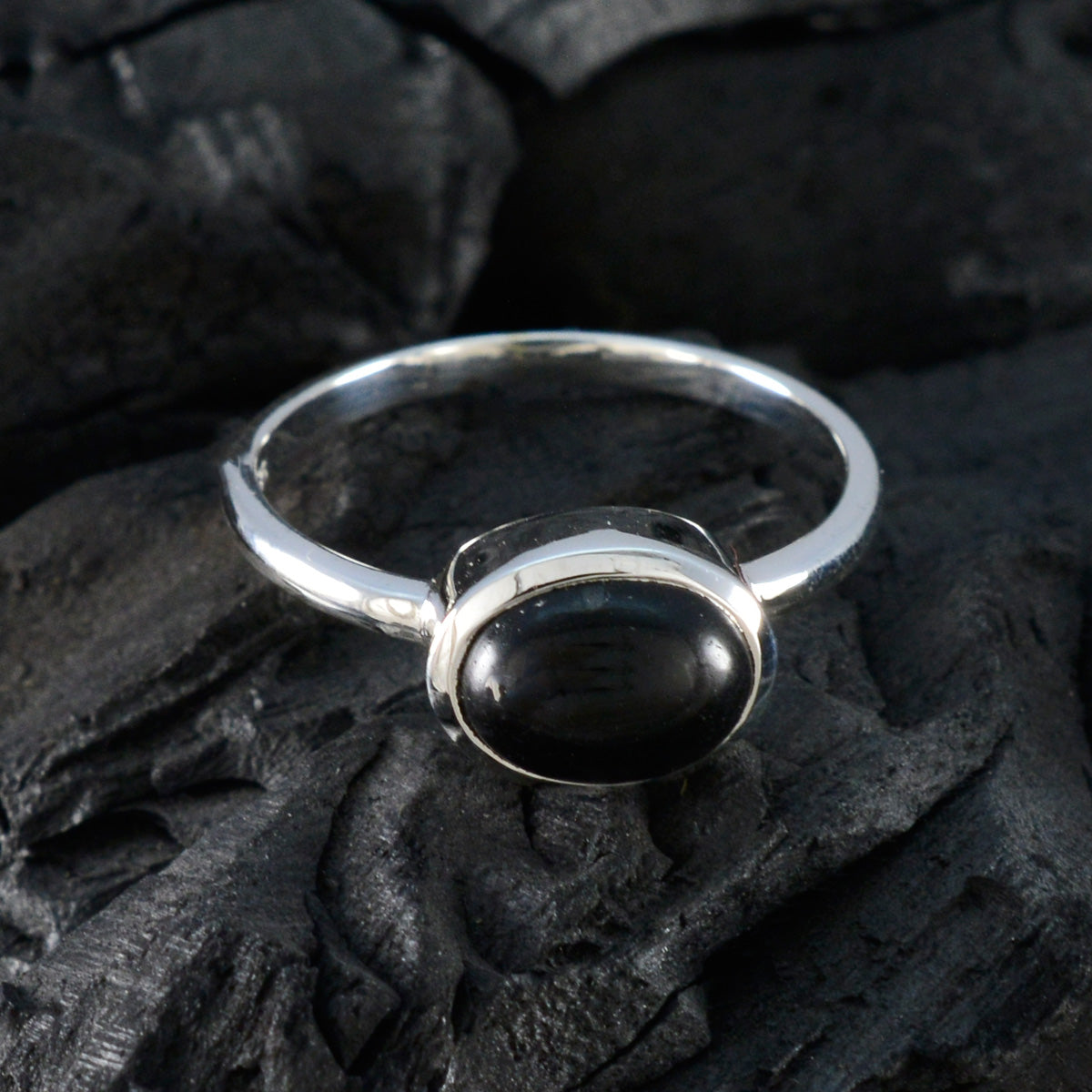 Natcha Abstract Black Solitaire Ring