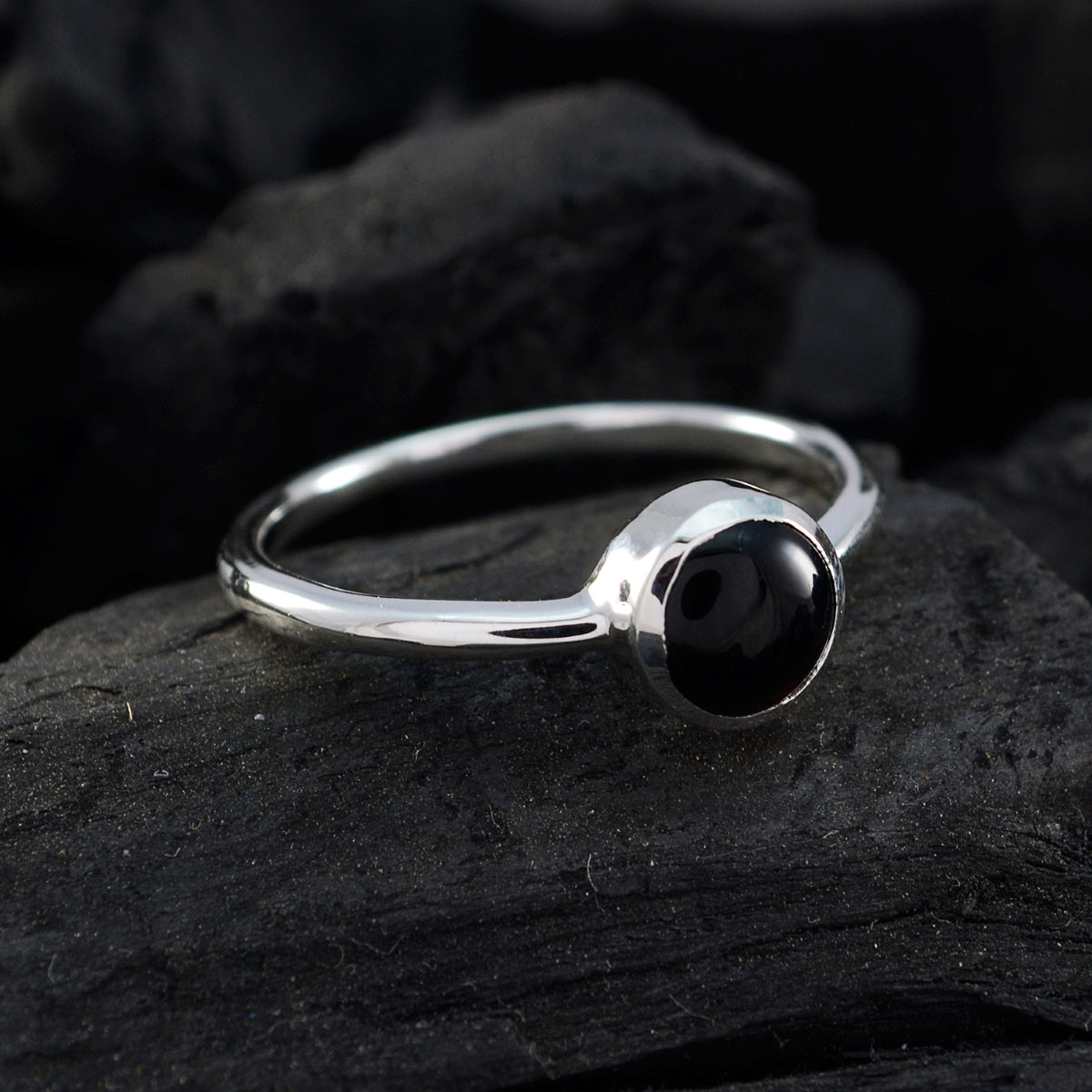 Aiko Feminine Black Solitaire Ring