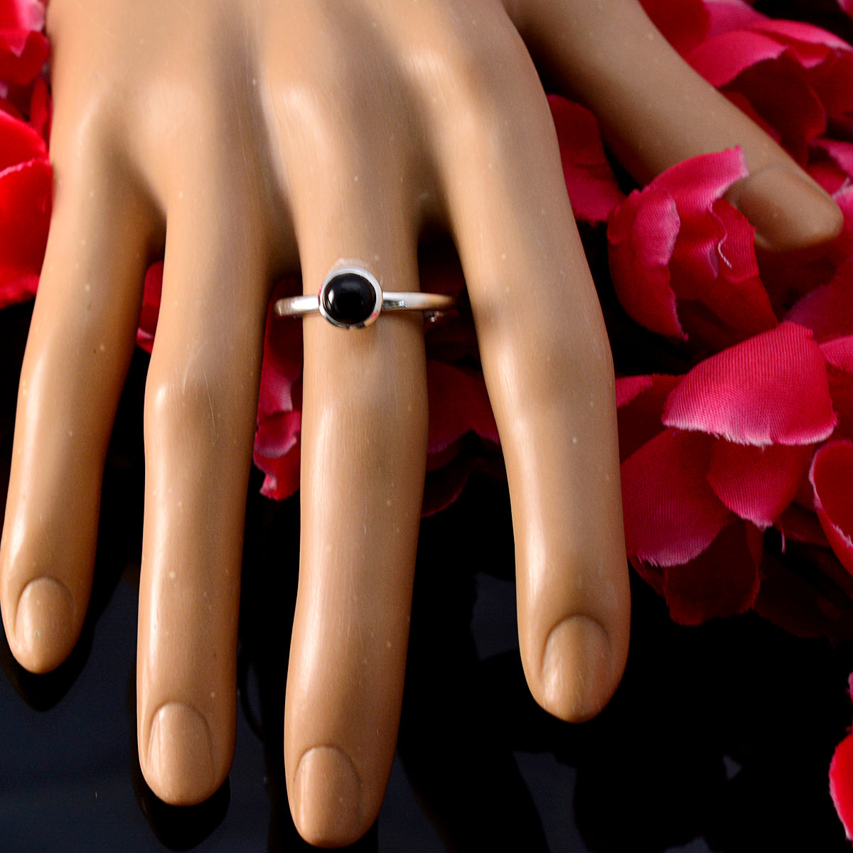 Hana Luxurious Black Solitaire Ring
