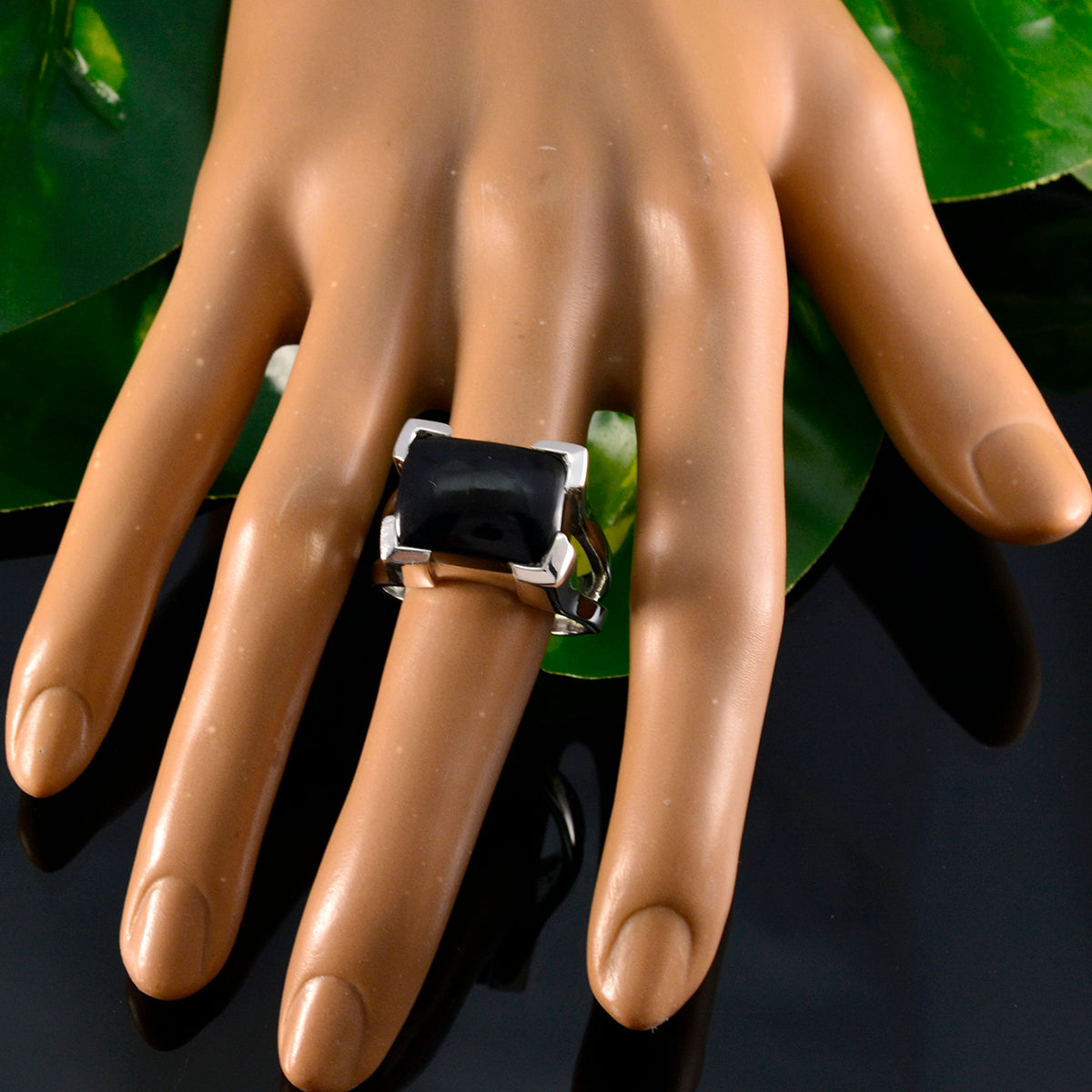 Camila Vintage Black Solitaire Ring