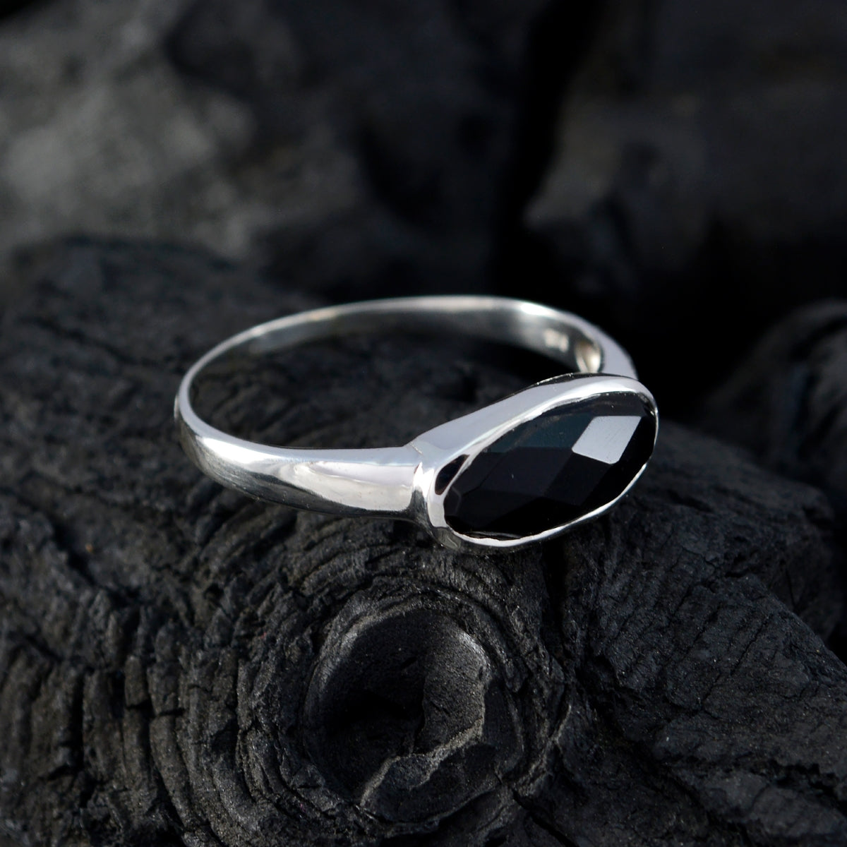 Stella Trendy Black Solitaire Ring