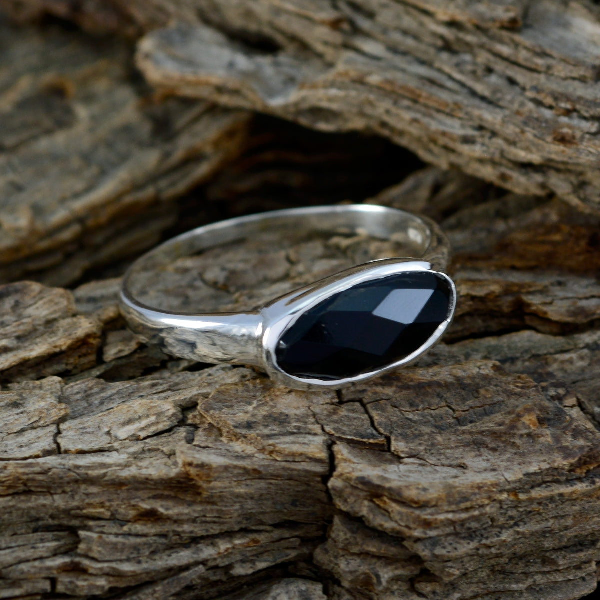Stella Trendy Black Solitaire Ring