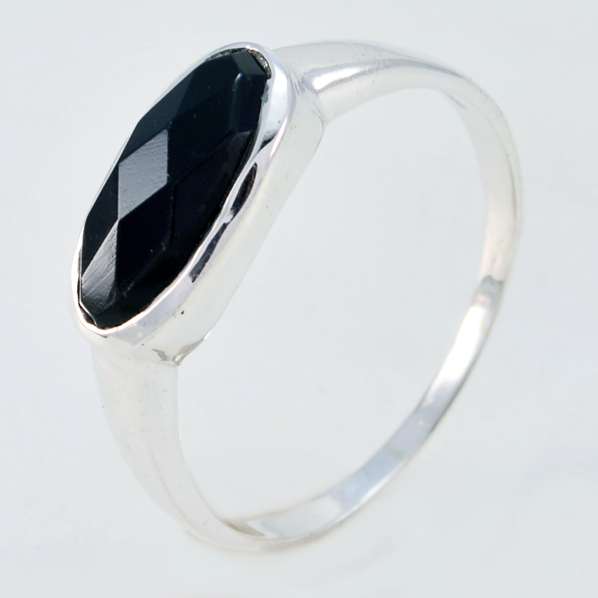 Stella Trendy Black Solitaire Ring
