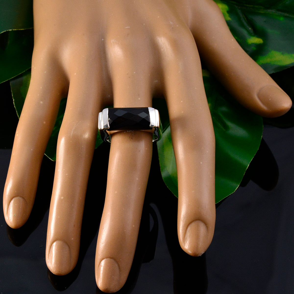 Hanna Abstract Black Solitaire Ring