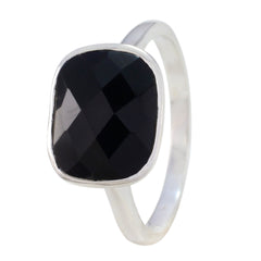 Saanvi Artisan Black Solitaire Ring