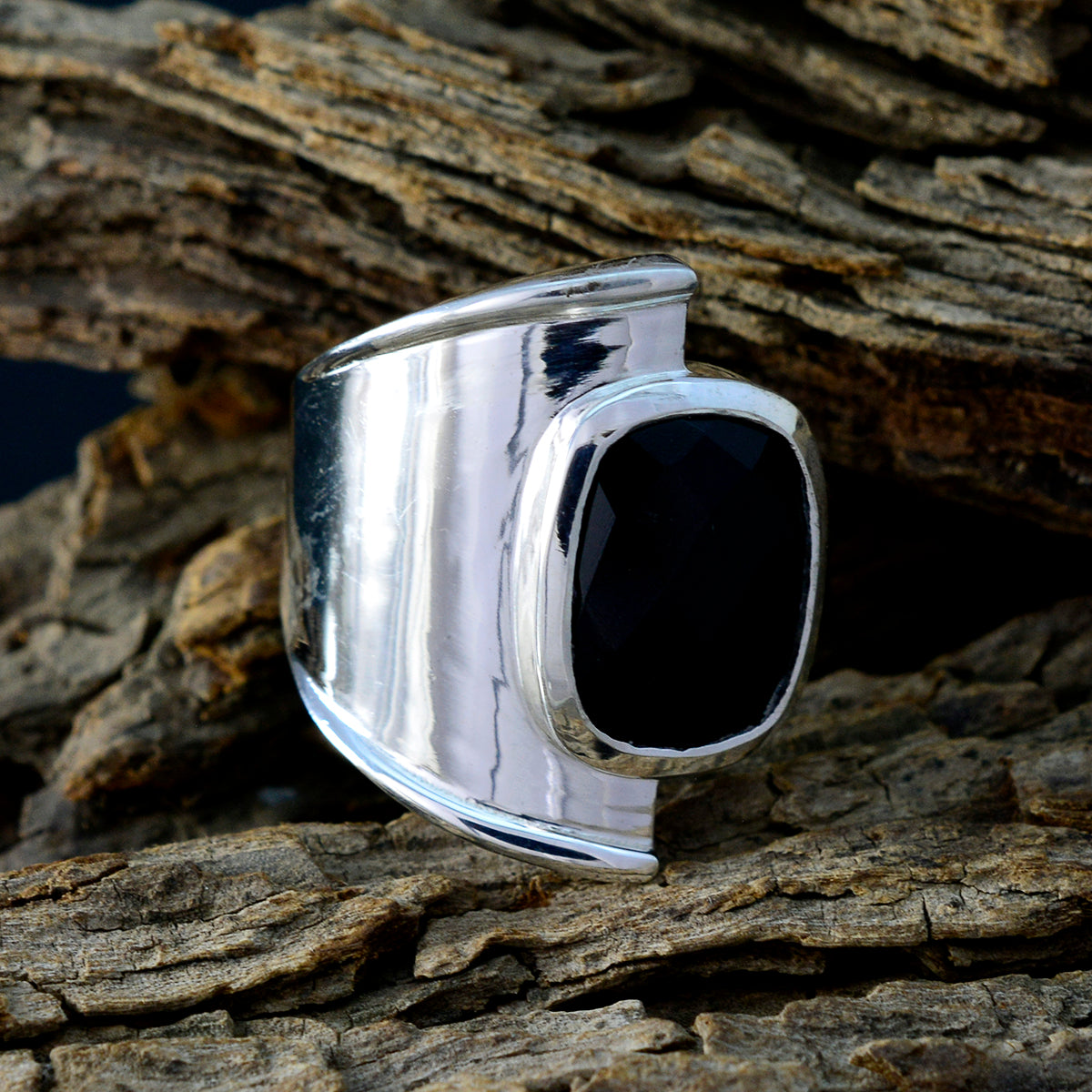 Angel Signet Black Solitaire Ring