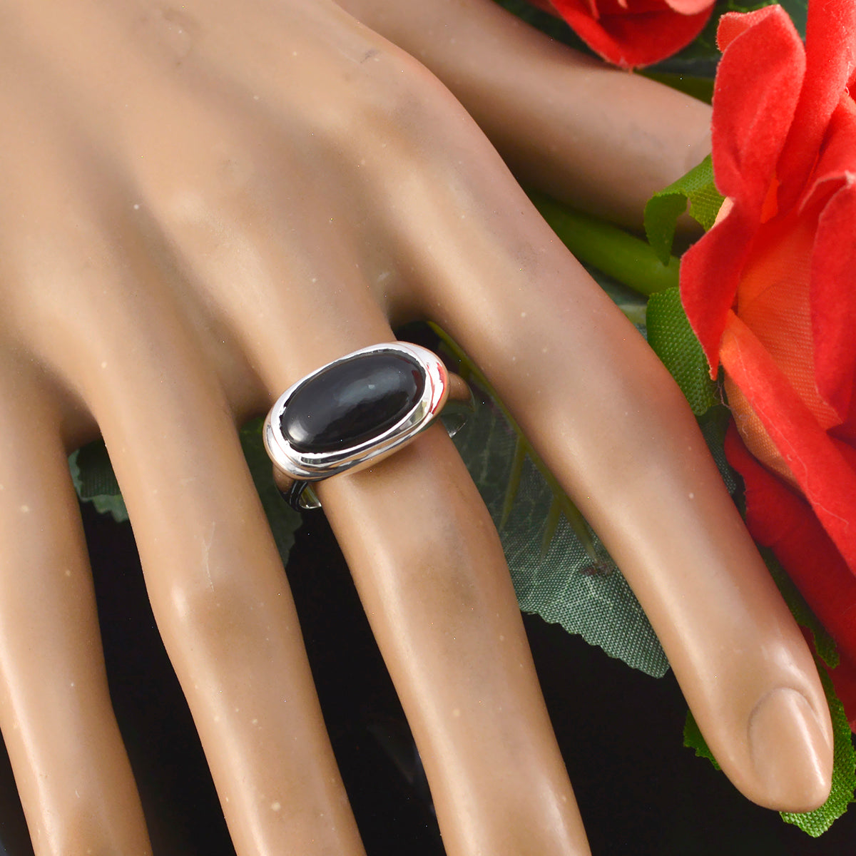 Saanvi Ethnic Black Solitaire Ring