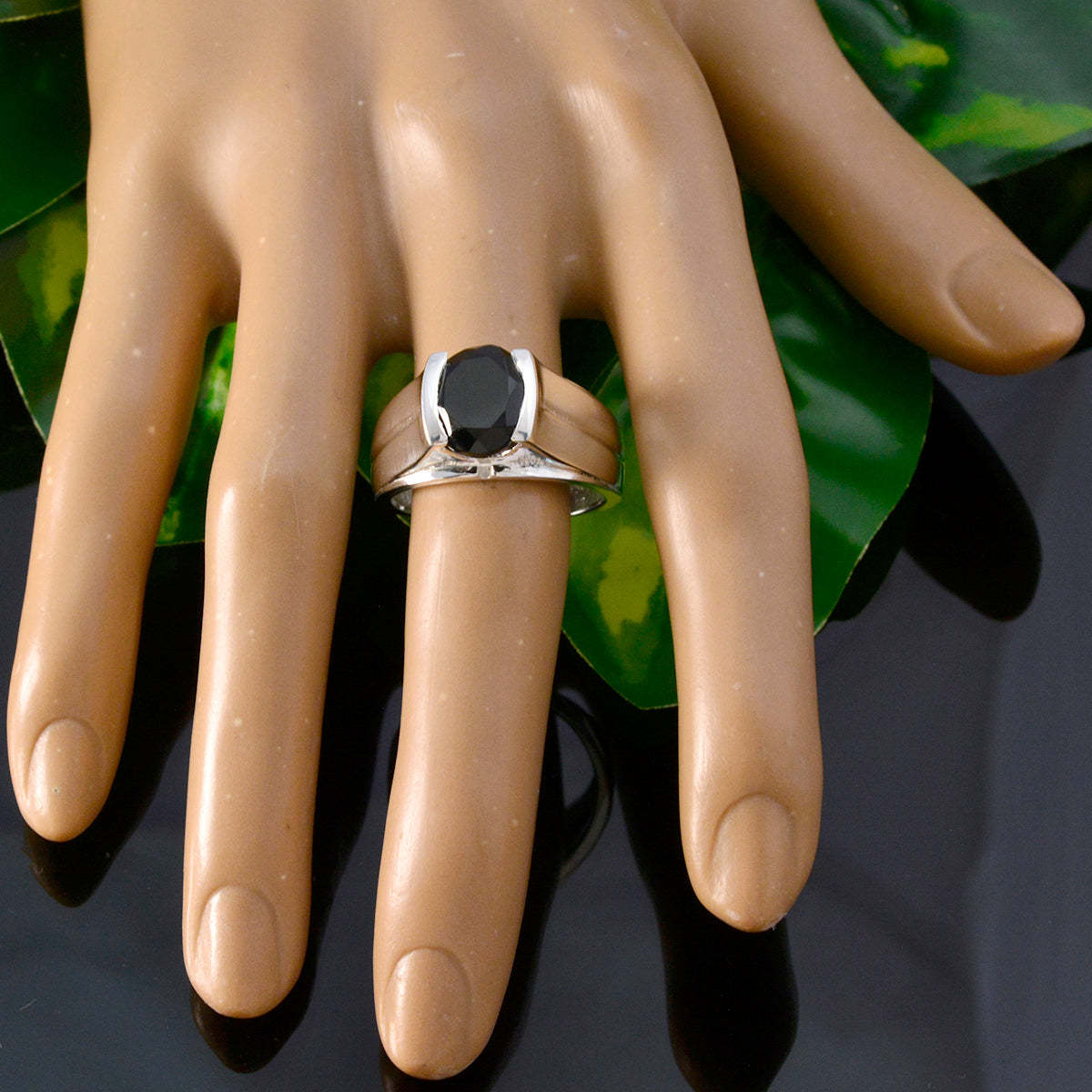 Renata Heritage Black Solitaire Ring