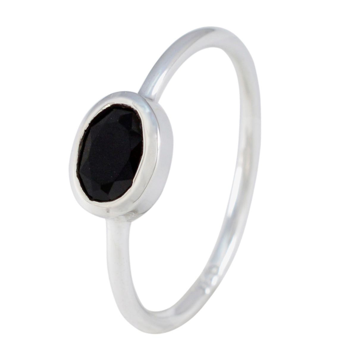 Putri Feminine Black Solitaire Ring